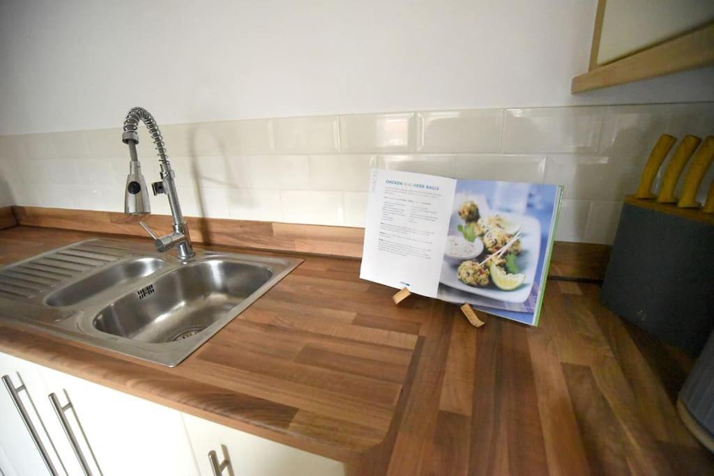 Holiday home Modern 4 Bed - - Parking *