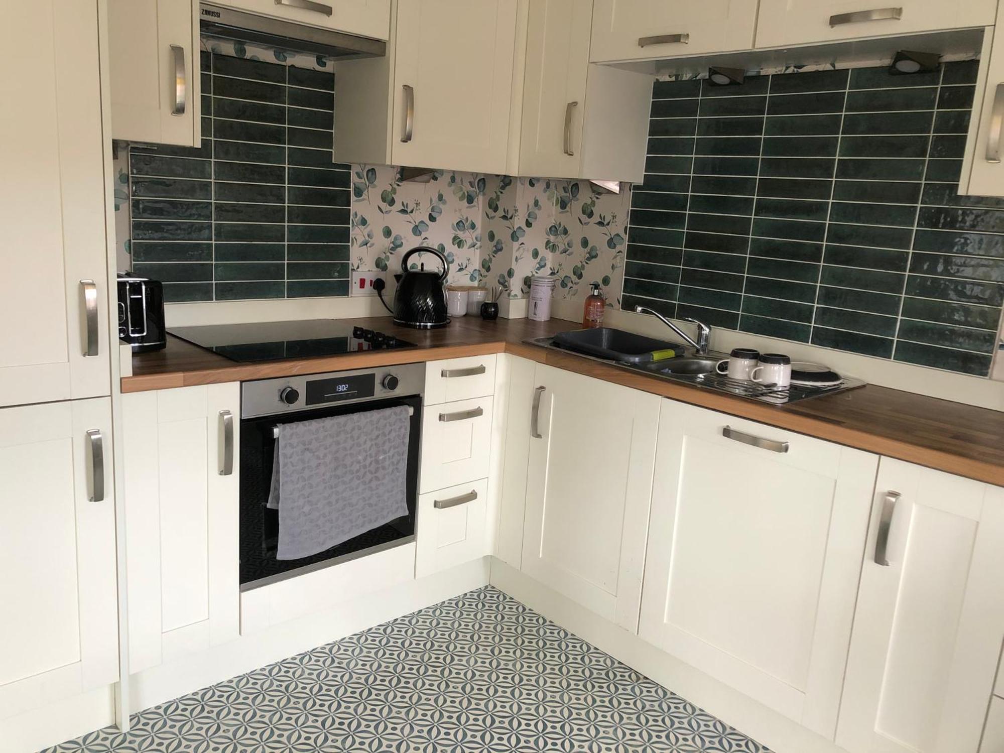 Apartment Beautiful 2-bed Near Centre