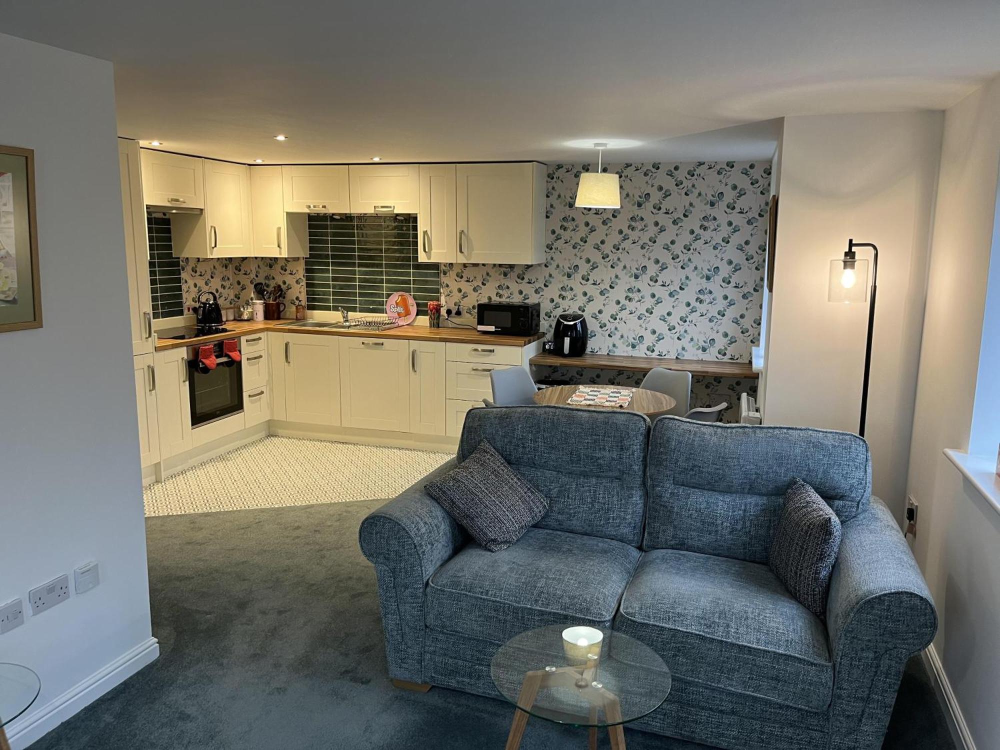 Apartment Beautiful 2-bed Near Centre