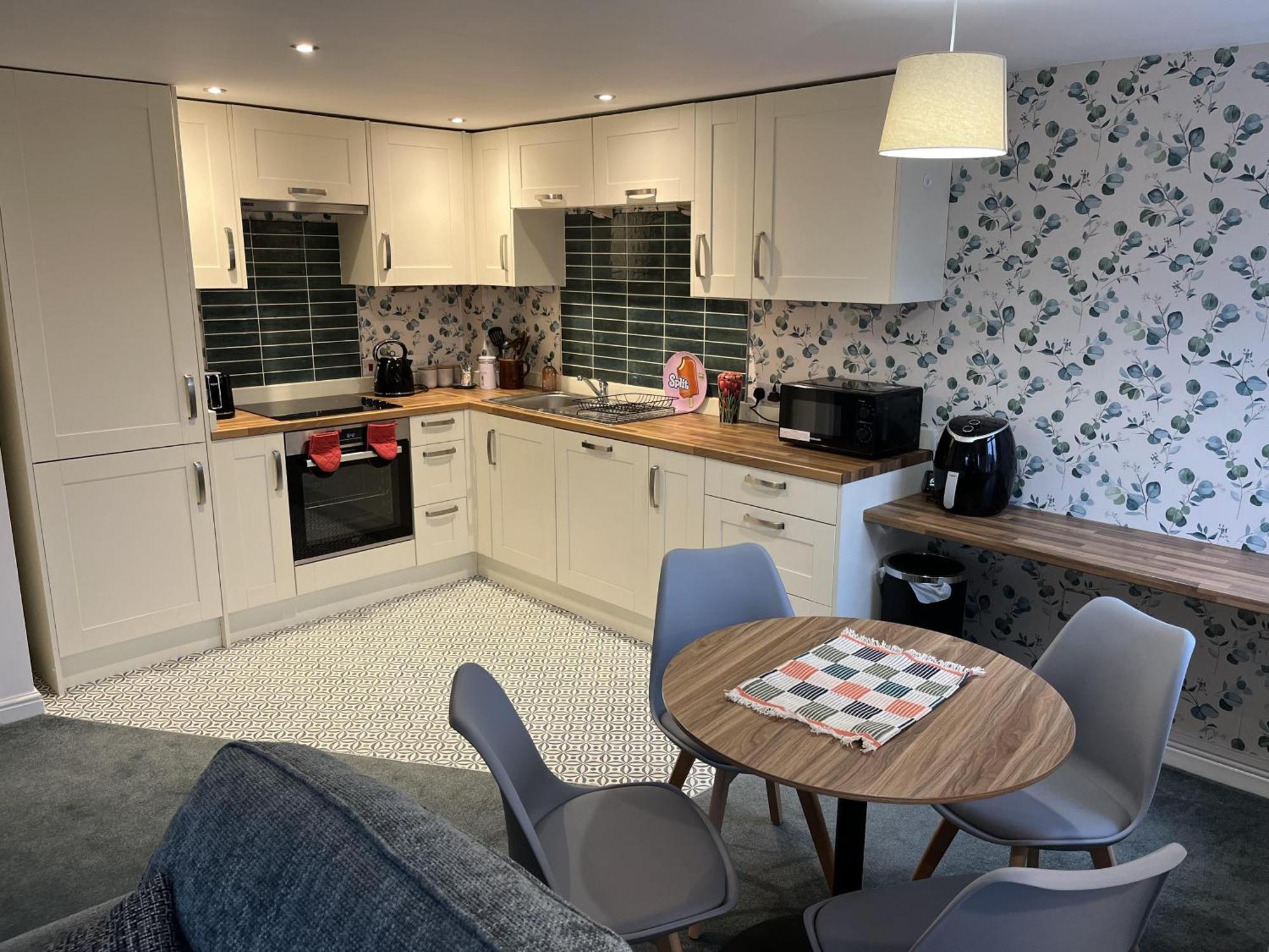 Apartment Beautiful 2-bed Near Centre
