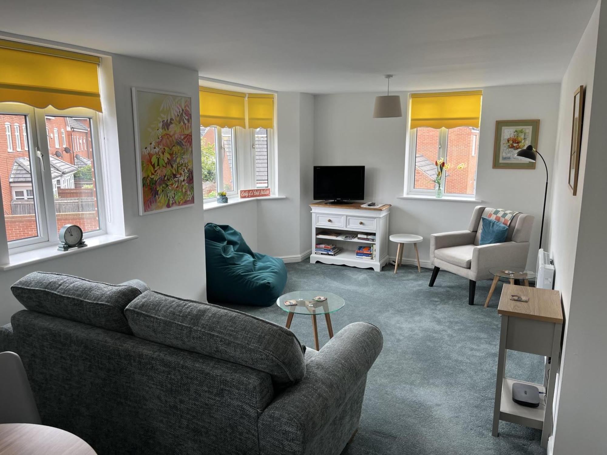 Beautiful 2-bed Near Centre Apartment