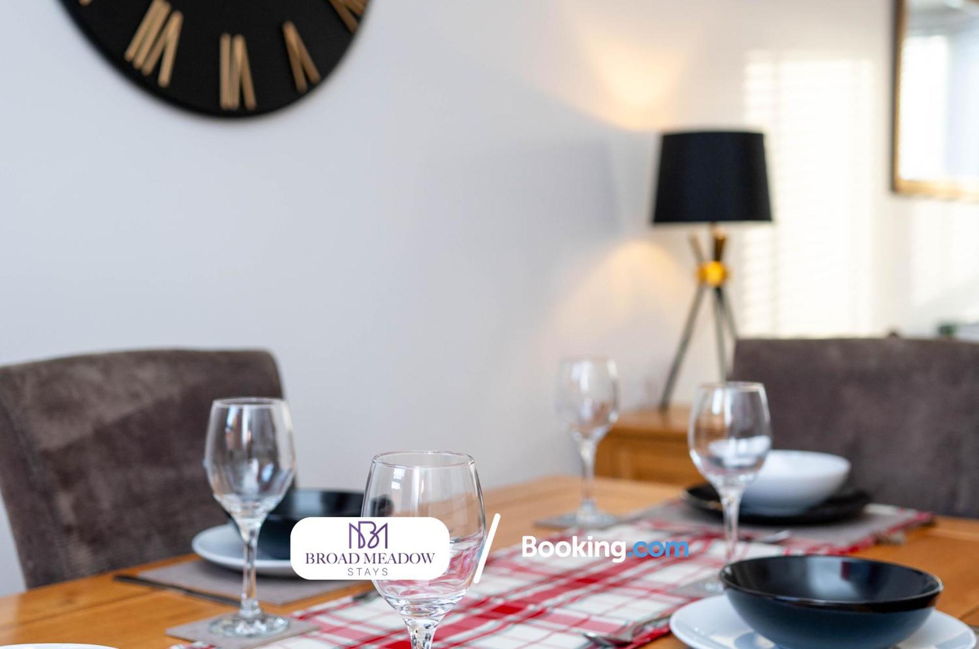 Urban Escape L Last-minute Special L Sleeps 6 L 3-bed By Broad Meadow Stays, L Free Wi-fi L Monks Holiday home Lincoln