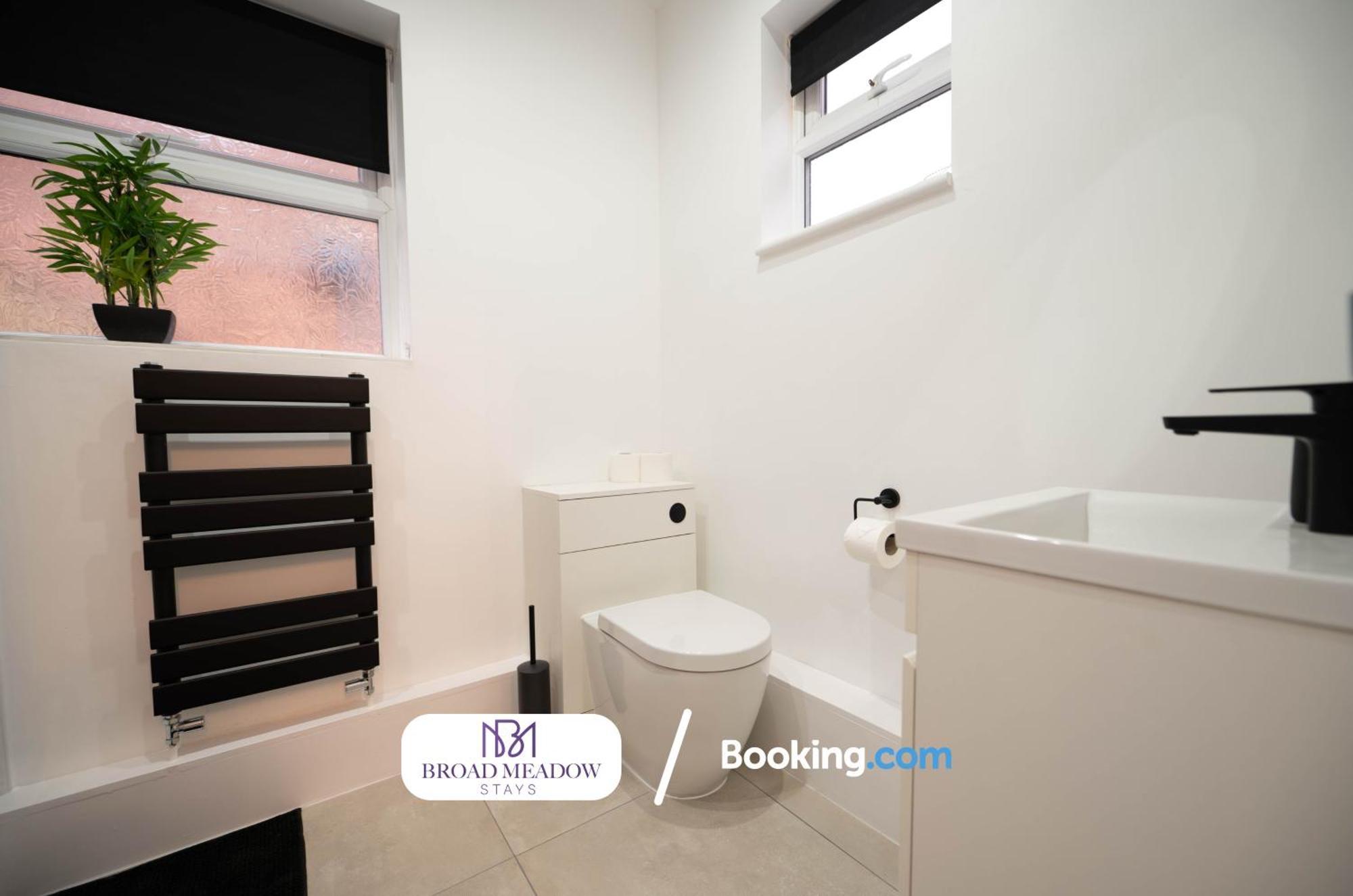 Urban Escape L Last-minute Special L Sleeps 6 L 3-bed By Broad Meadow Stays, L Free Wi-fi L Monks Holiday home Lincoln