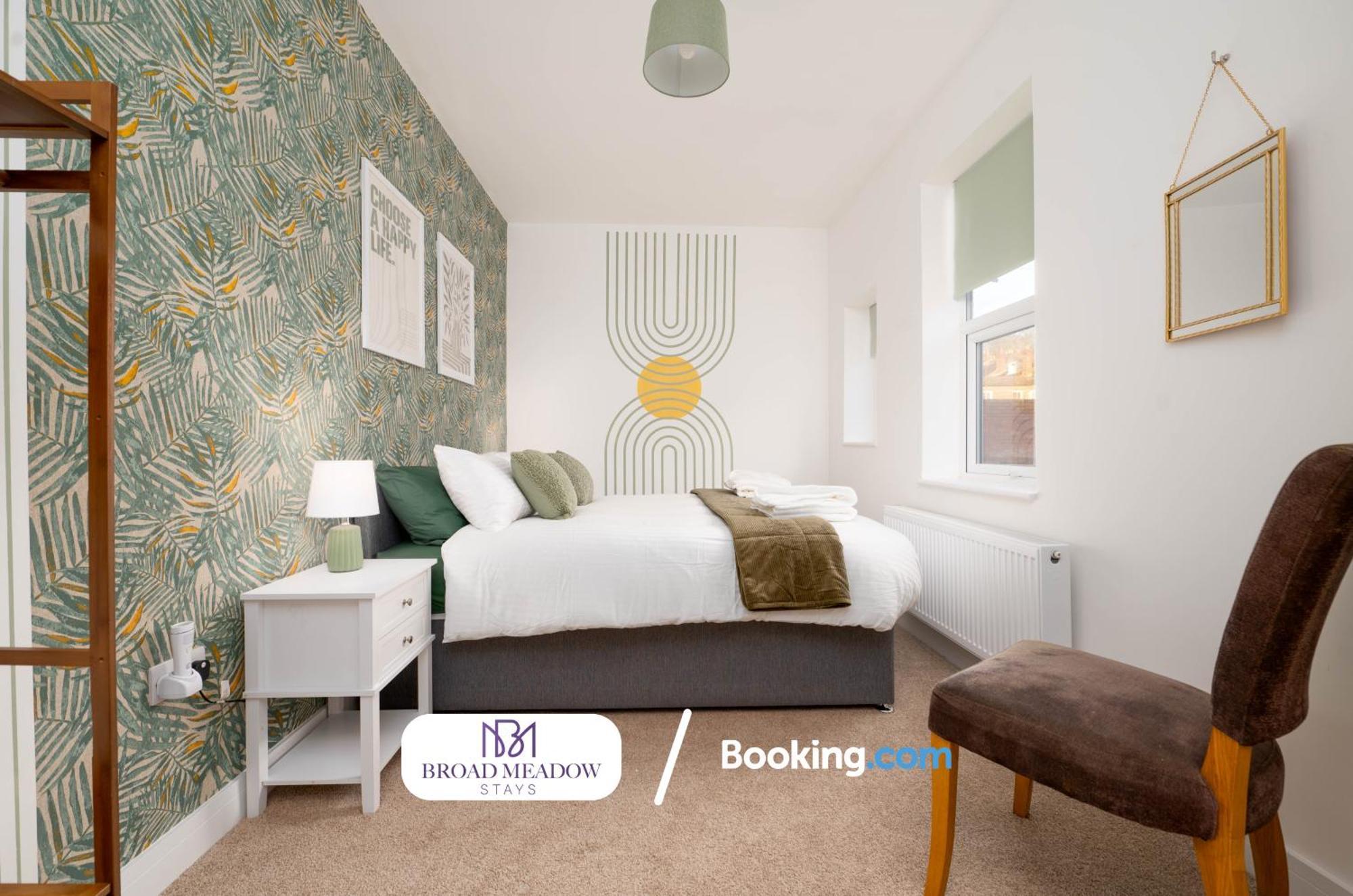 Urban Escape L Last-minute Special L Sleeps 6 L 3-bed By Broad Meadow Stays, L Free Wi-fi L Monks Holiday home Lincoln