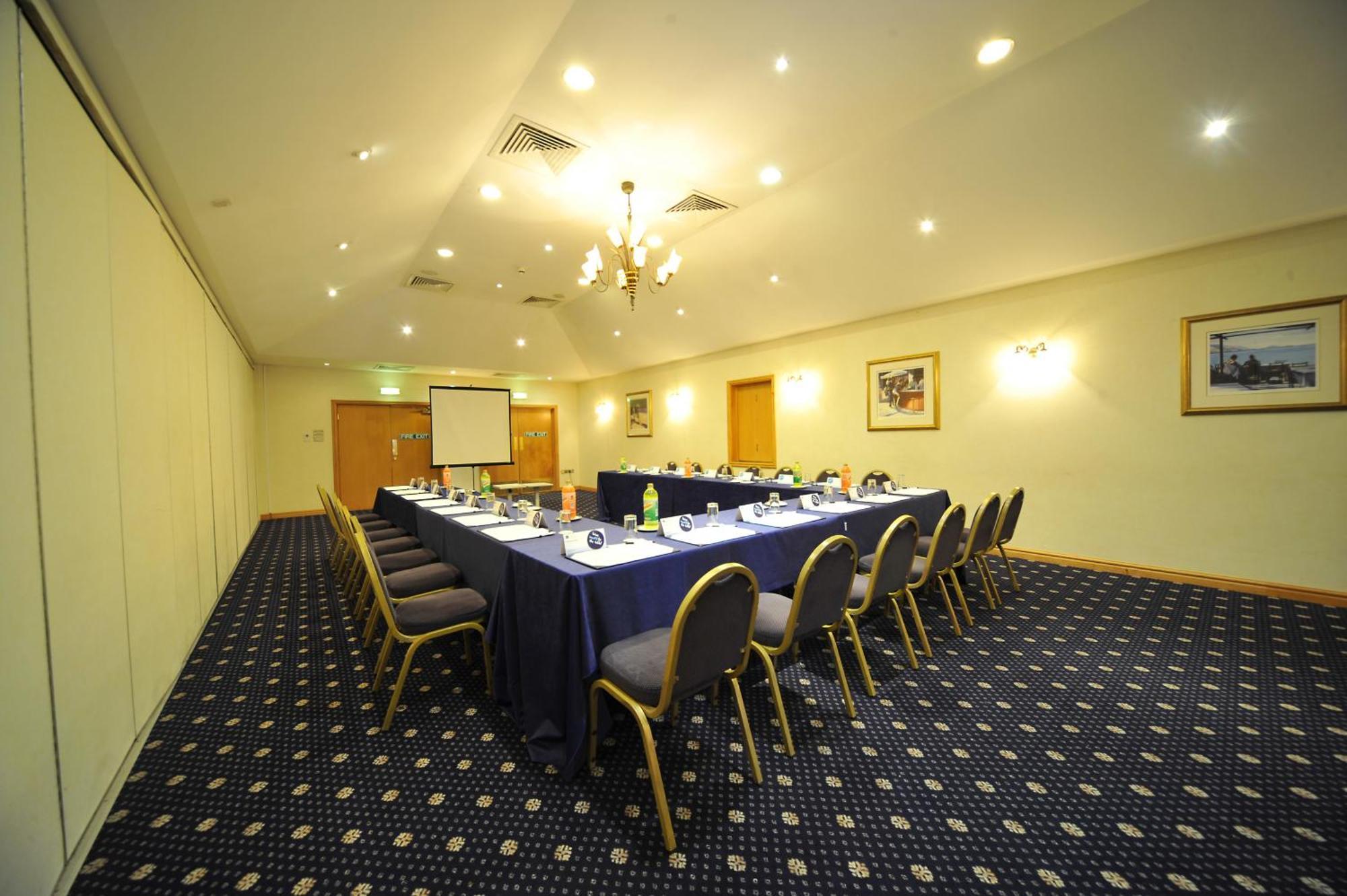 Western Bentley Hotel, Leisure Club & Lincoln