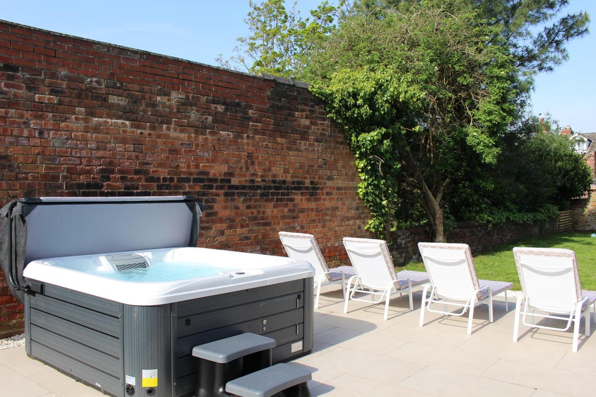 Our House Collective - Luxury In Centre, Hot Tub, Sleeps 16 Casa de férias