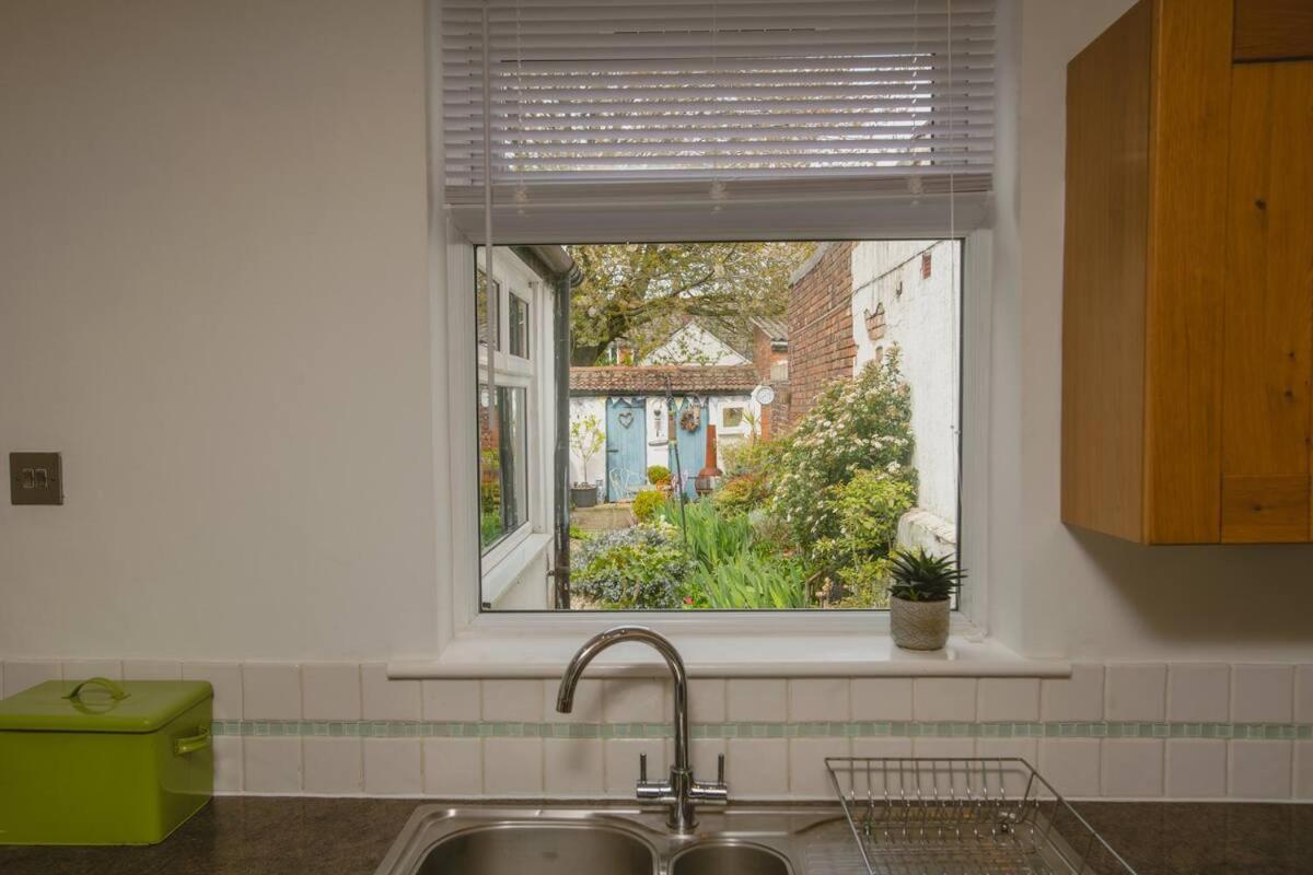 Cosy Town House Near The Castle Pass The Keys *
