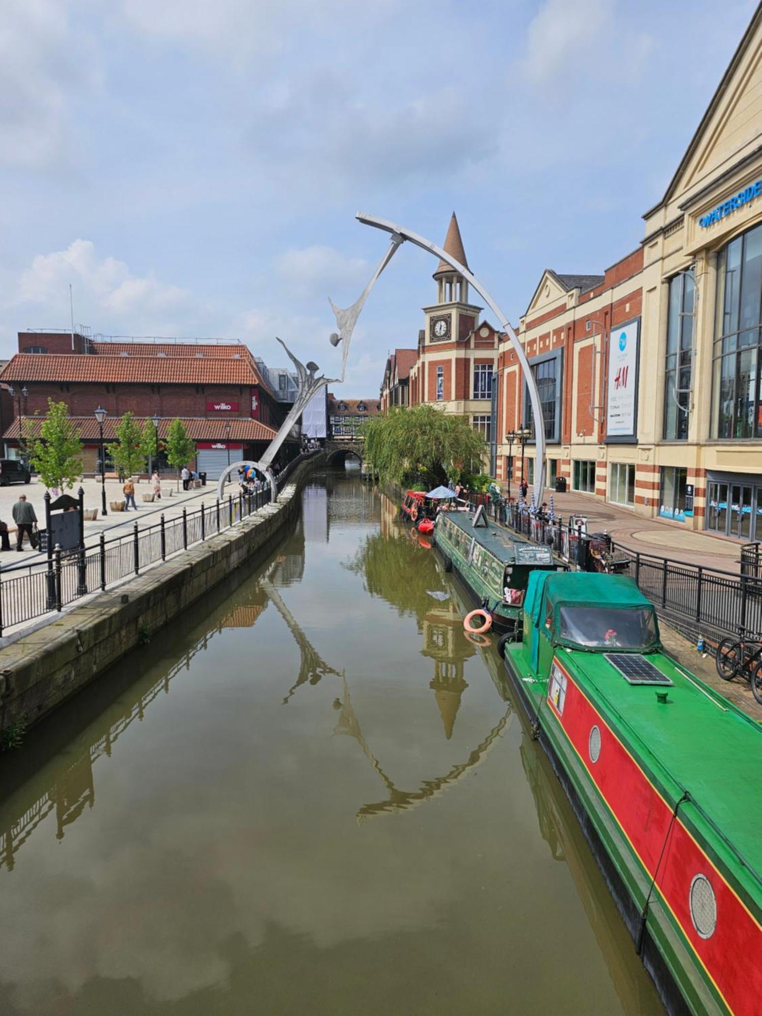 Botel Rosie And Jim Retreat Town Centre With A Hot Tub *