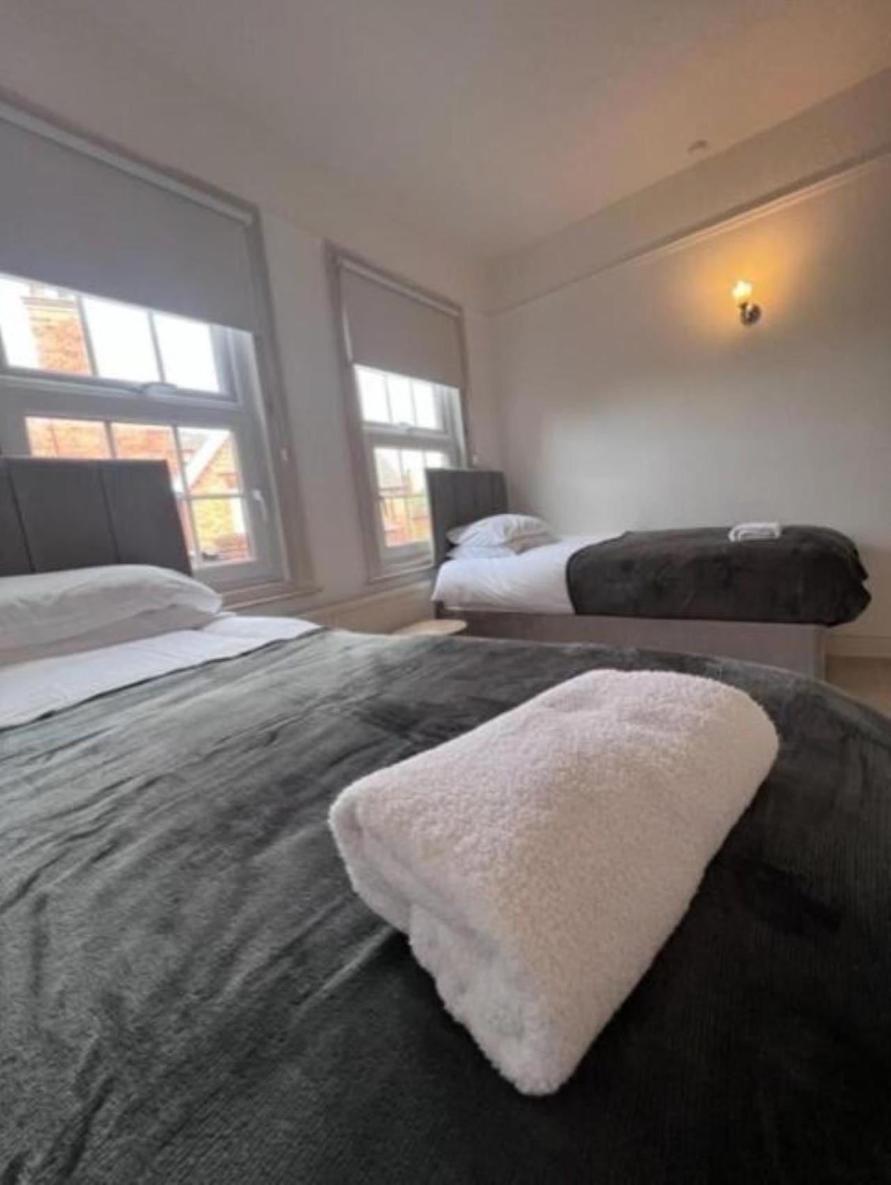 Apartment Cathedral View-2 Br-parking-ideal For Contractors Lincoln