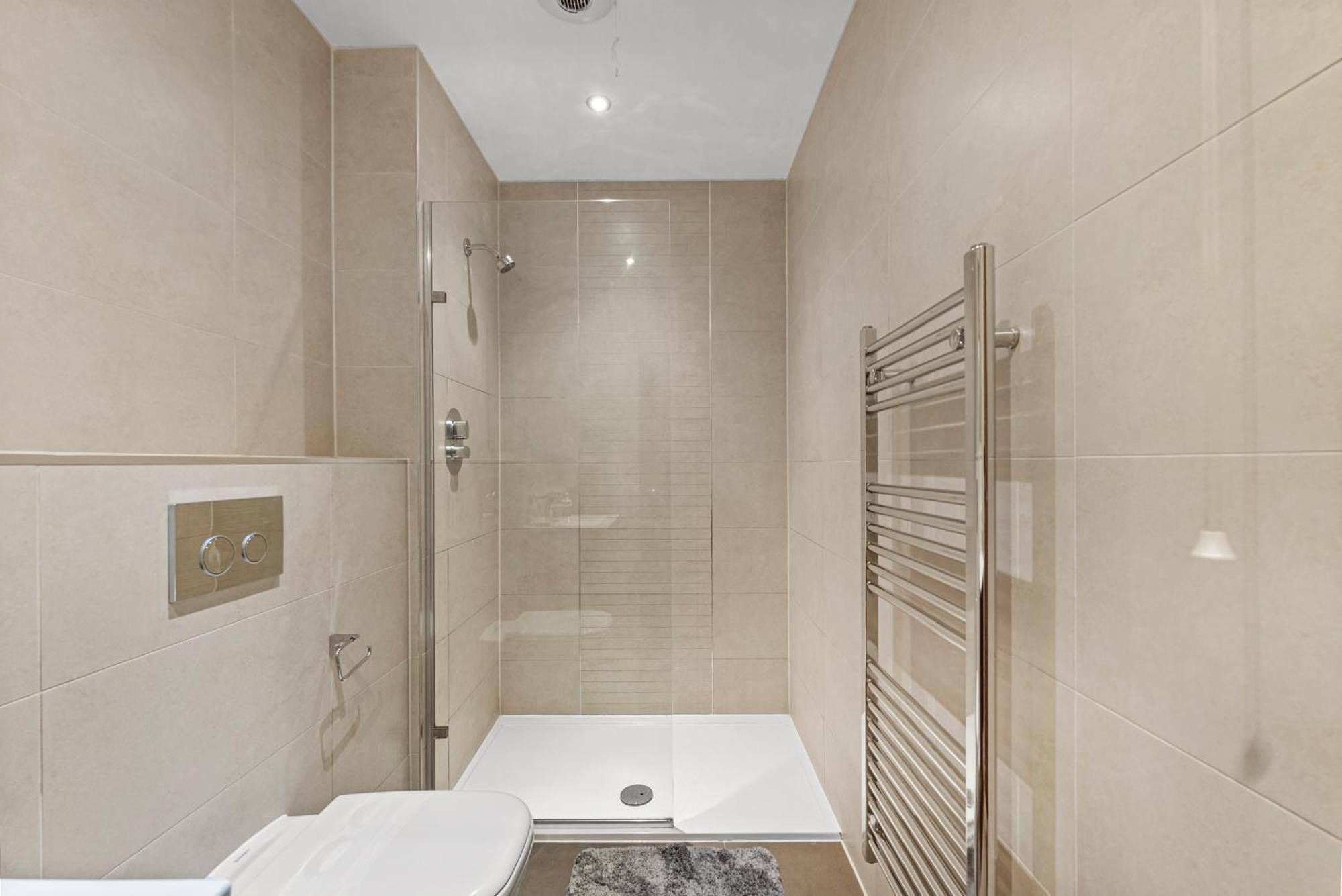 Designer Apartment In Central Lincoln - Sleeps 8 Apartment *