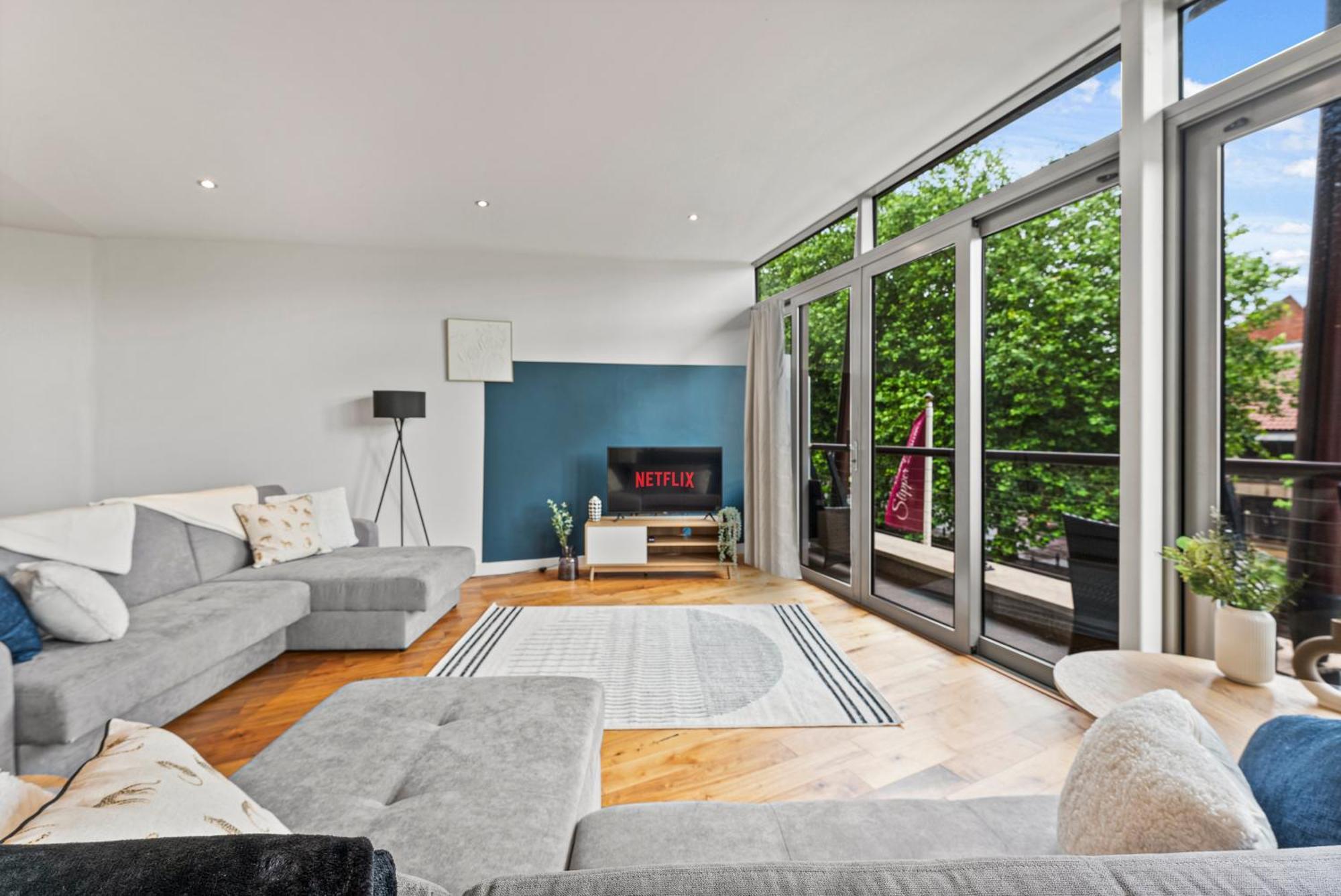 Apartment Designer Apartment In Central Lincoln - Sleeps 8 Lincoln