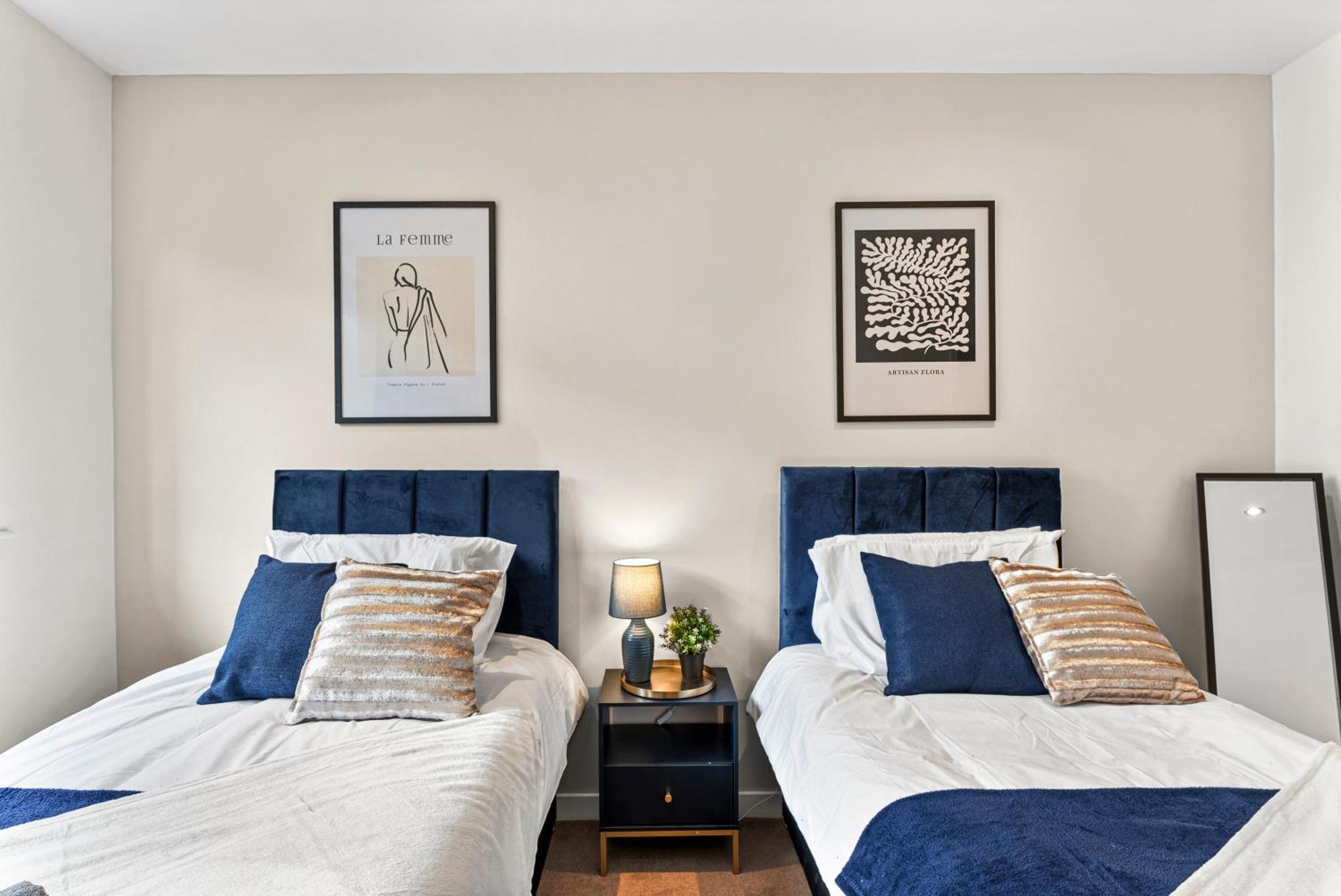 Designer Apartment In Central Lincoln - Sleeps 8 Apartment