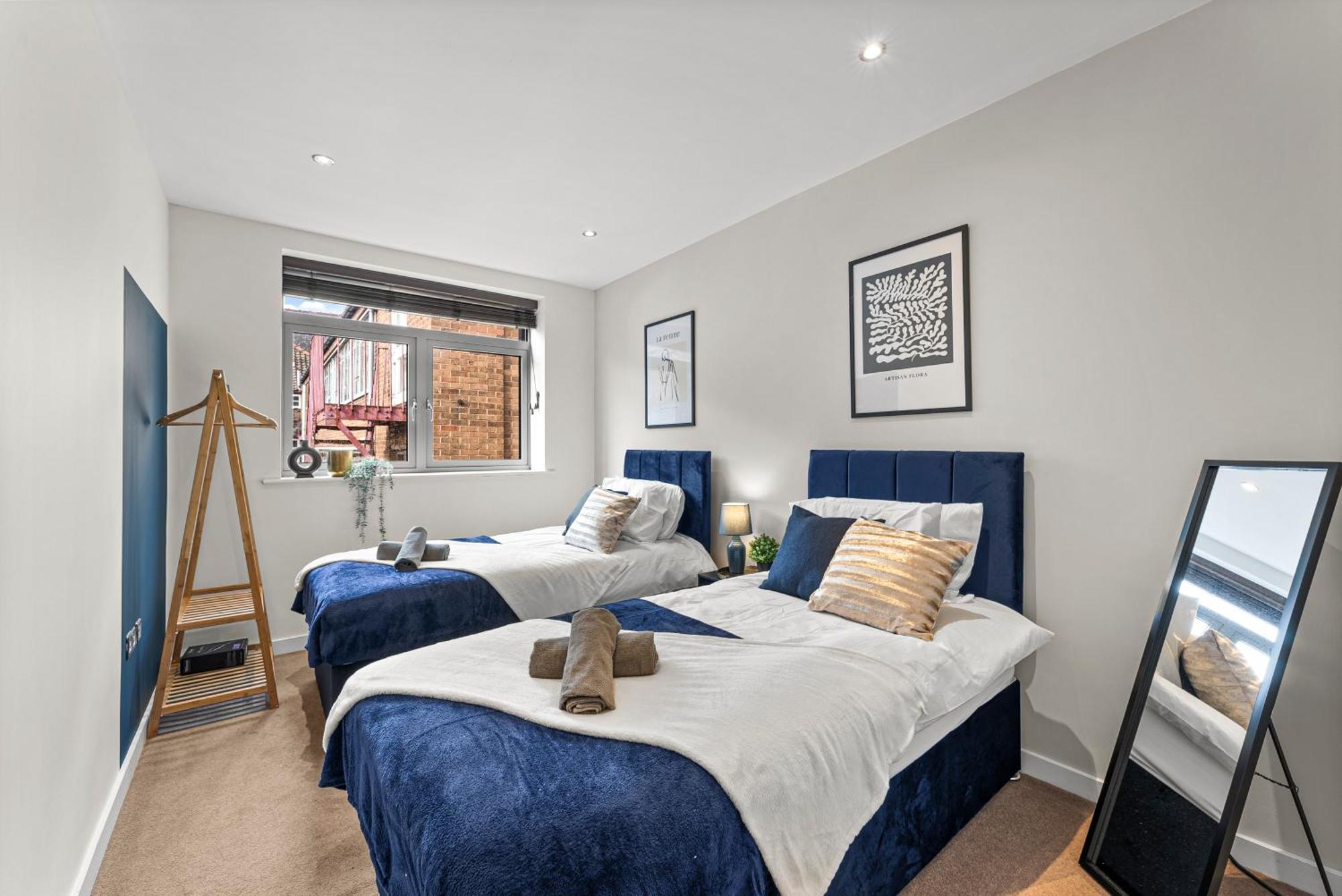 Designer Apartment In Central Lincoln - Sleeps 8 Apartment *