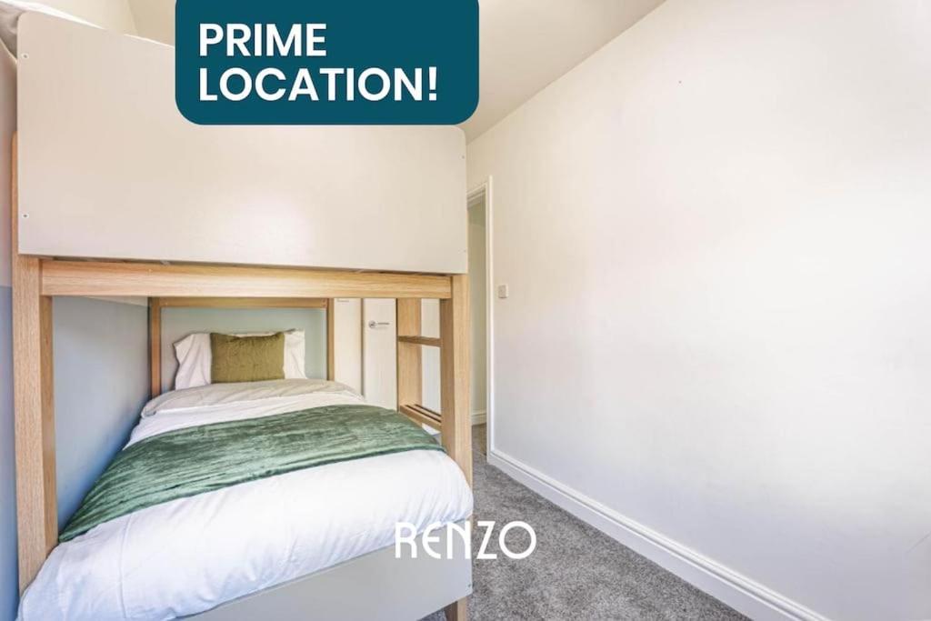 Cosy And Lovely 3-bed In By Renzo, Free Wi-fi, Sleeps 8! *