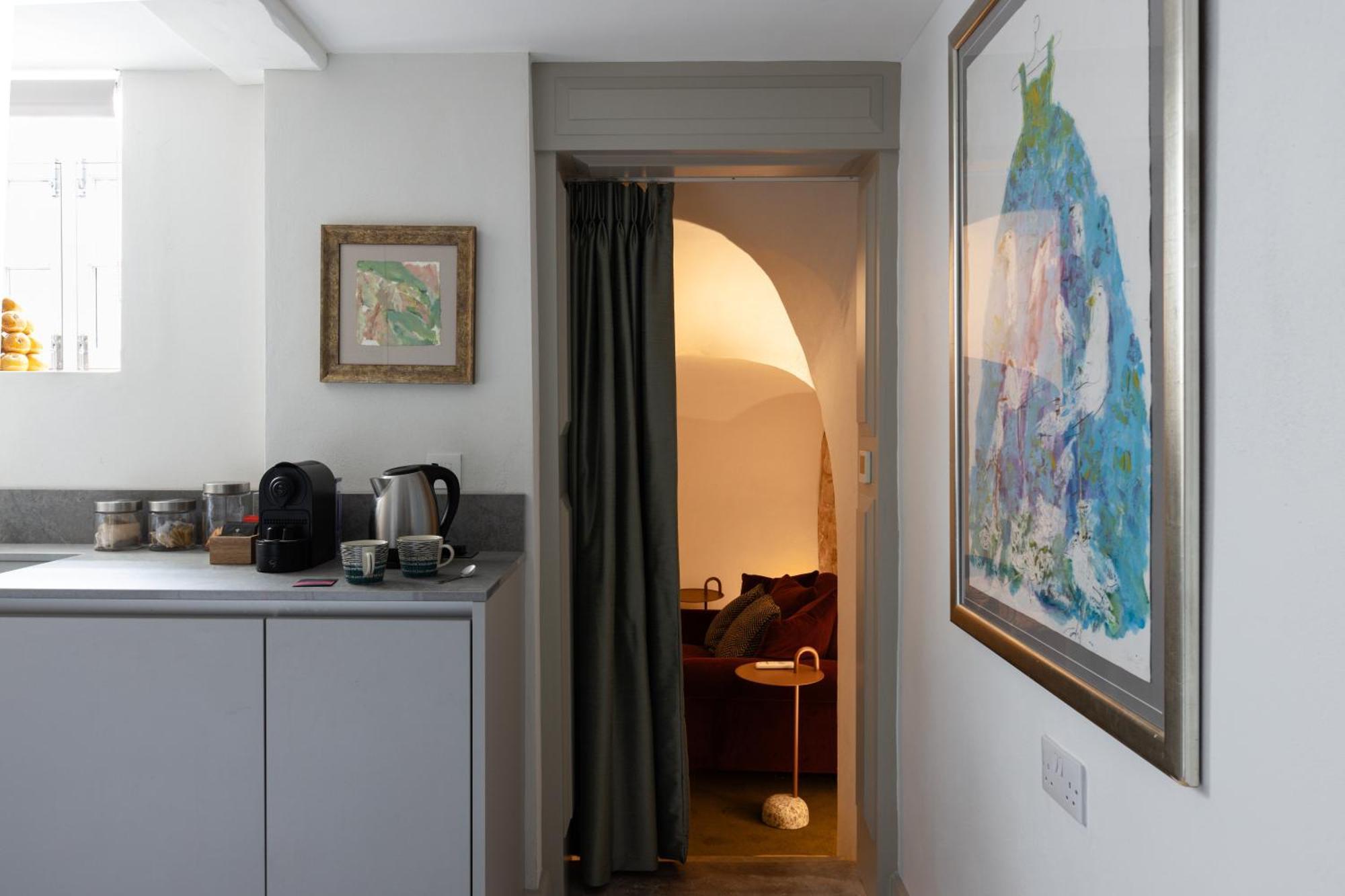 The White Hart 4*