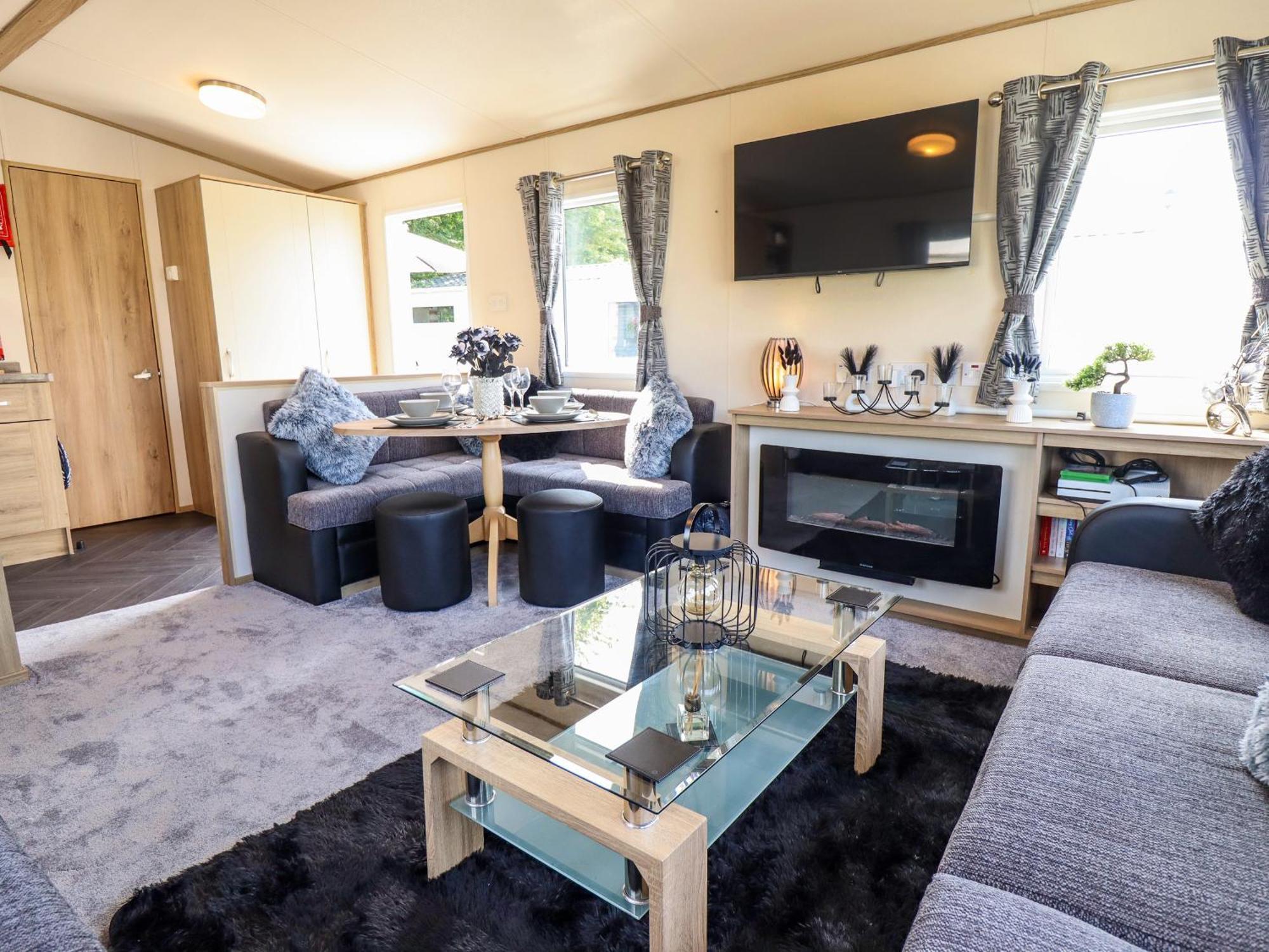 25 Kingfisher Court *