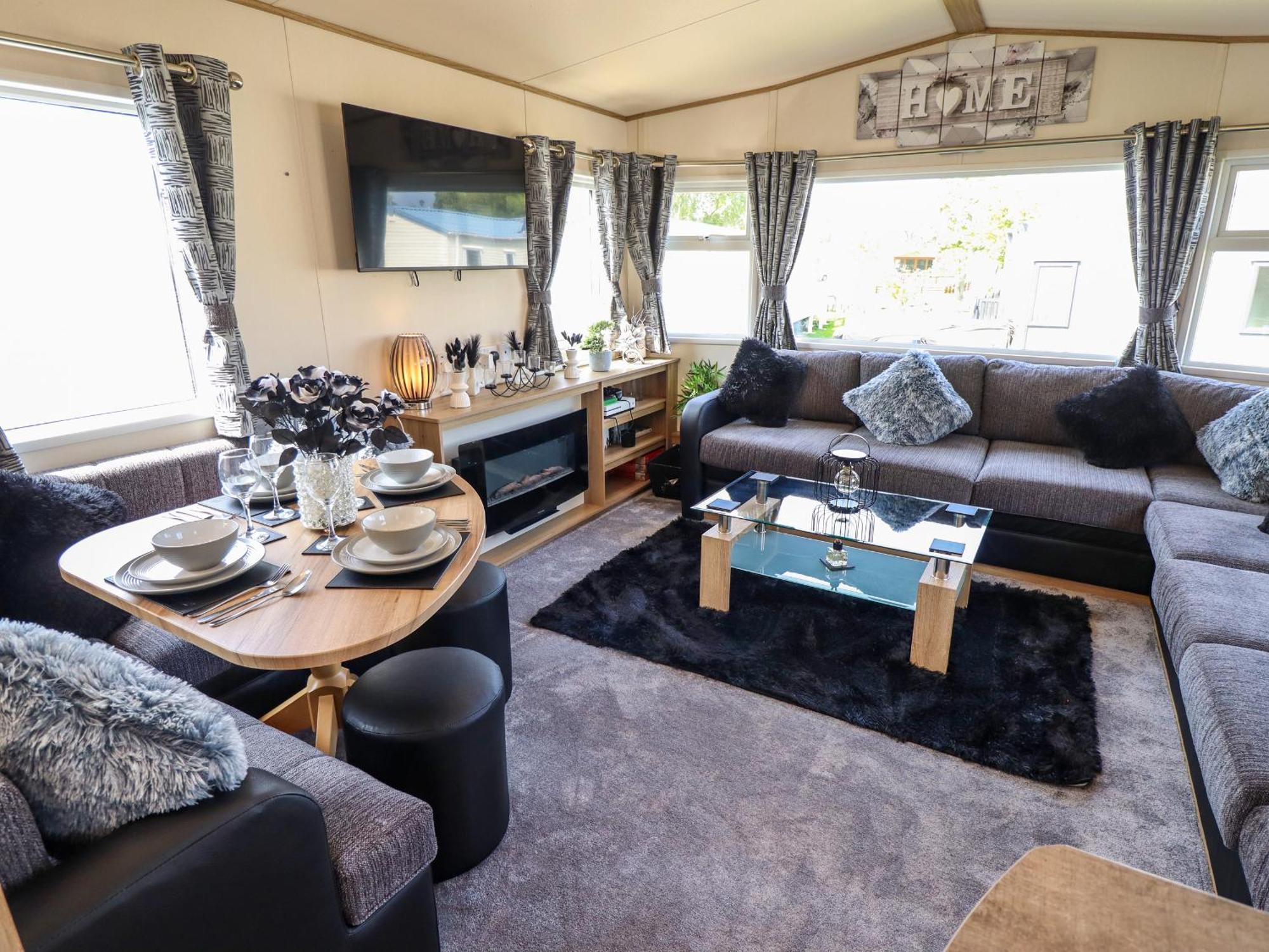 25 Kingfisher Court * Lincoln