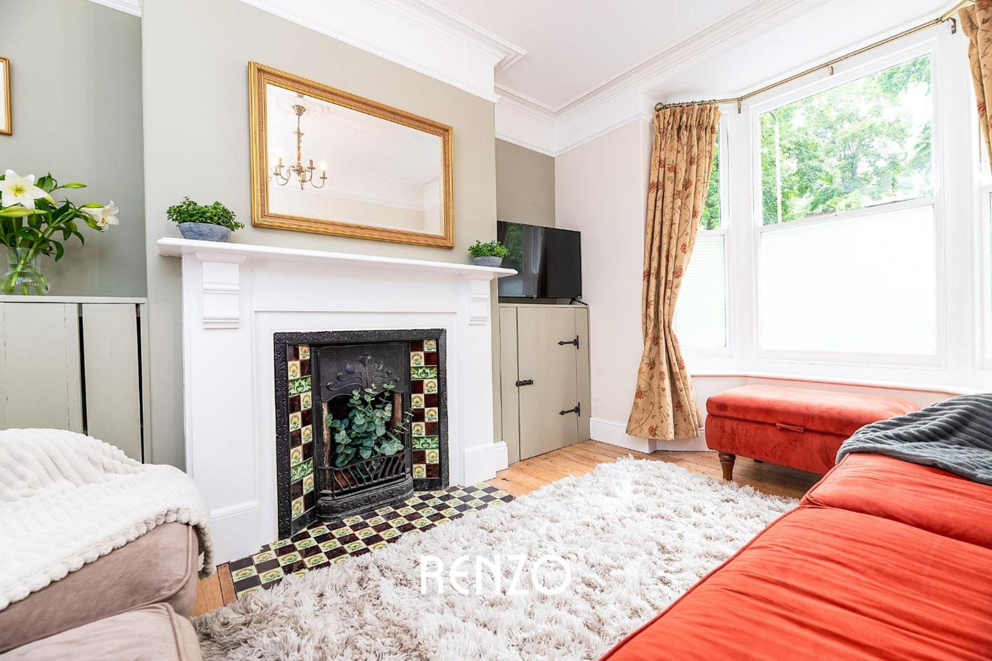 Immaculate And Bright 3-bed In By Renzo, Close To Hospital, Free Wi-fi!