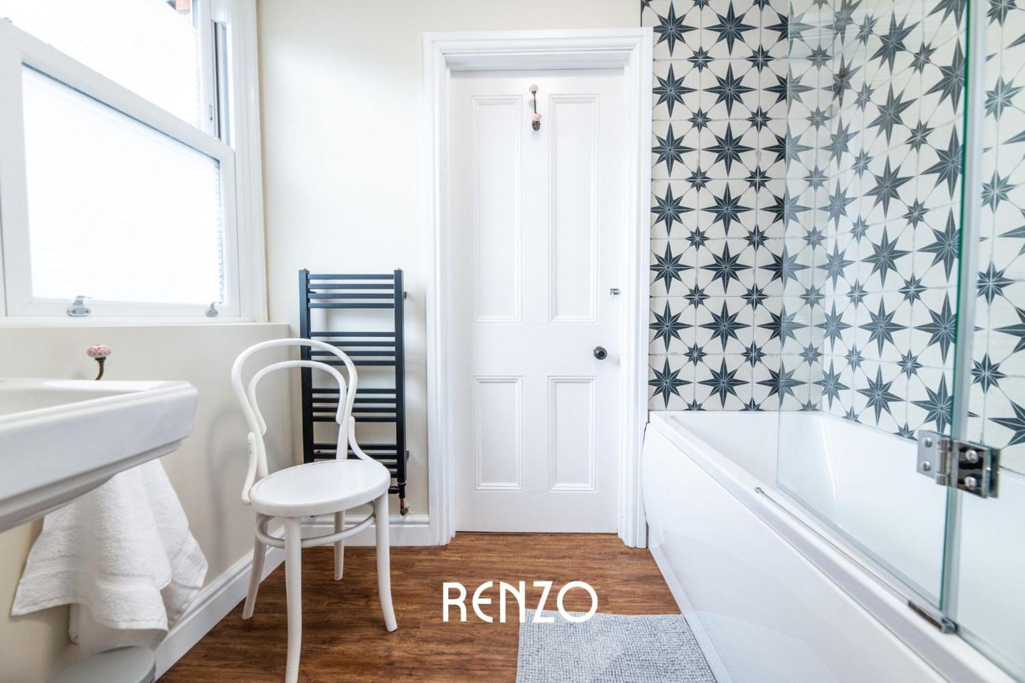 Immaculate And Bright 3-bed In By Renzo, Close To Hospital, Free Wi-fi!