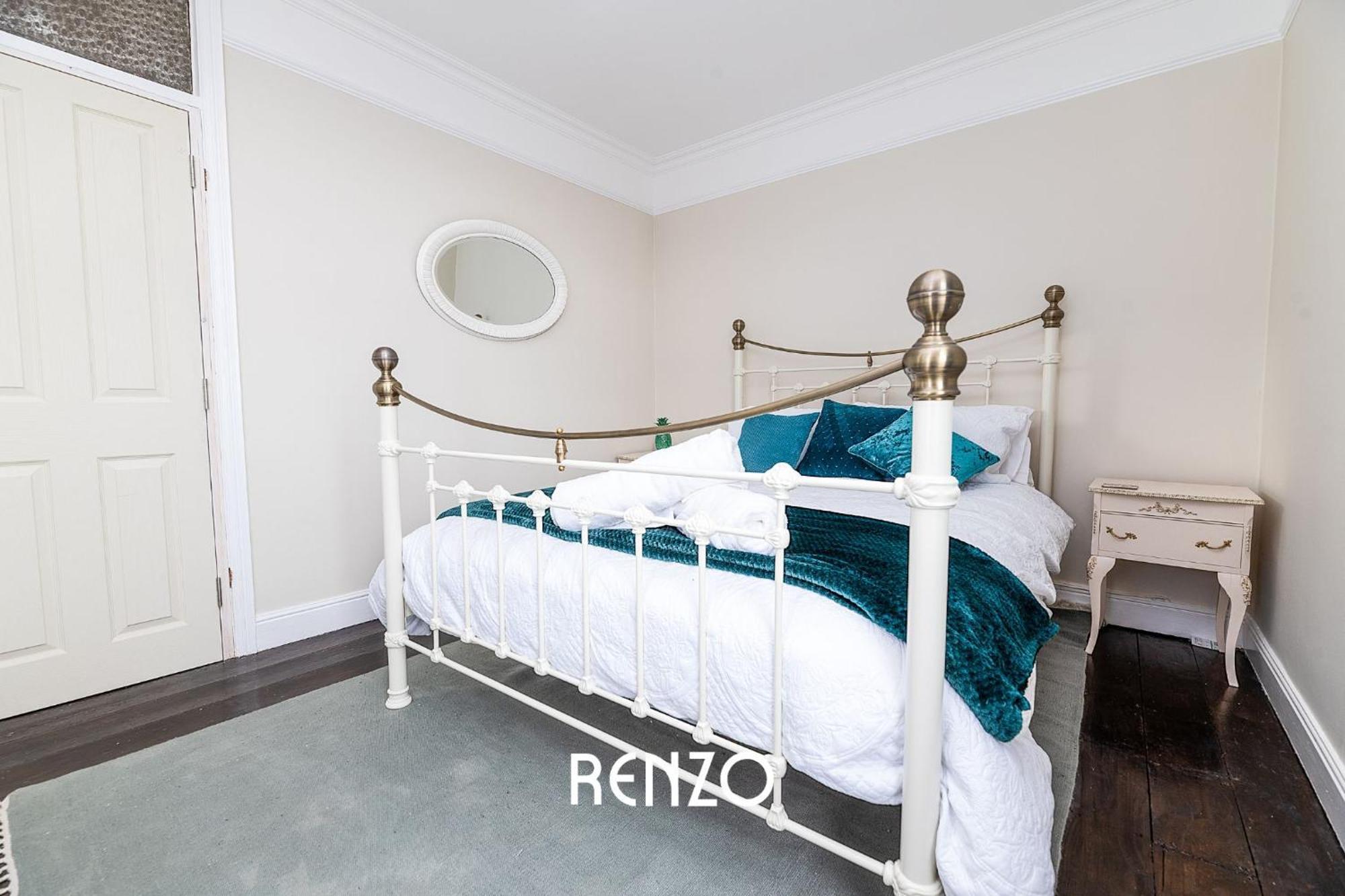 Immaculate And Bright 3-bed In By Renzo, Close To Hospital, Free Wi-fi! Apartment Lincoln