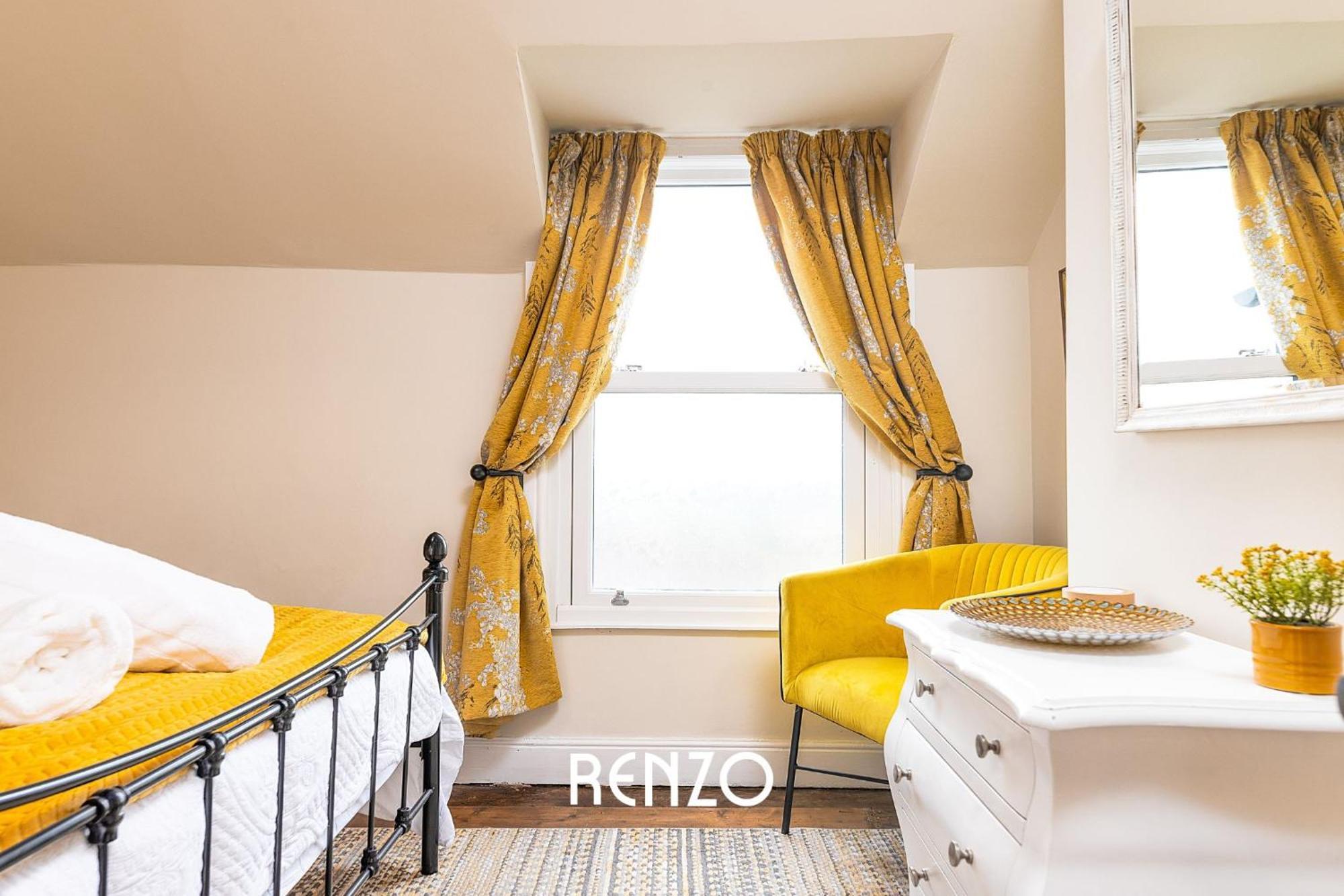 Immaculate And Bright 3-bed In By Renzo, Close To Hospital, Free Wi-fi! Apartment *