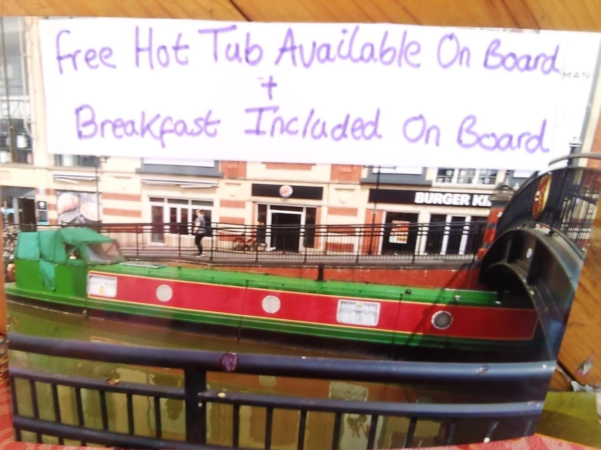 Botel Rosie And Jim Retreat Town Centre With A Hot Tub