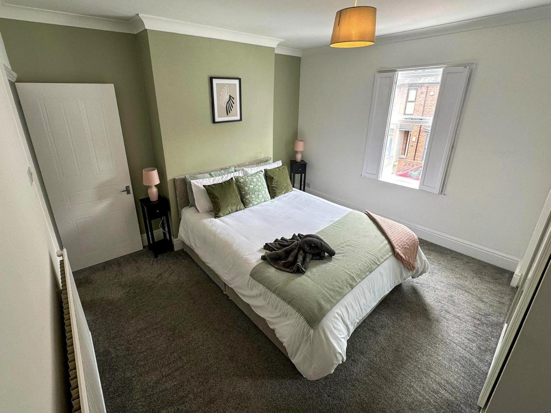 Cecil House - Stylish 2-bed, Sleeps 5 Guests, Free Parking, Close To Cathedral, Bars & Restaurants * Lincoln