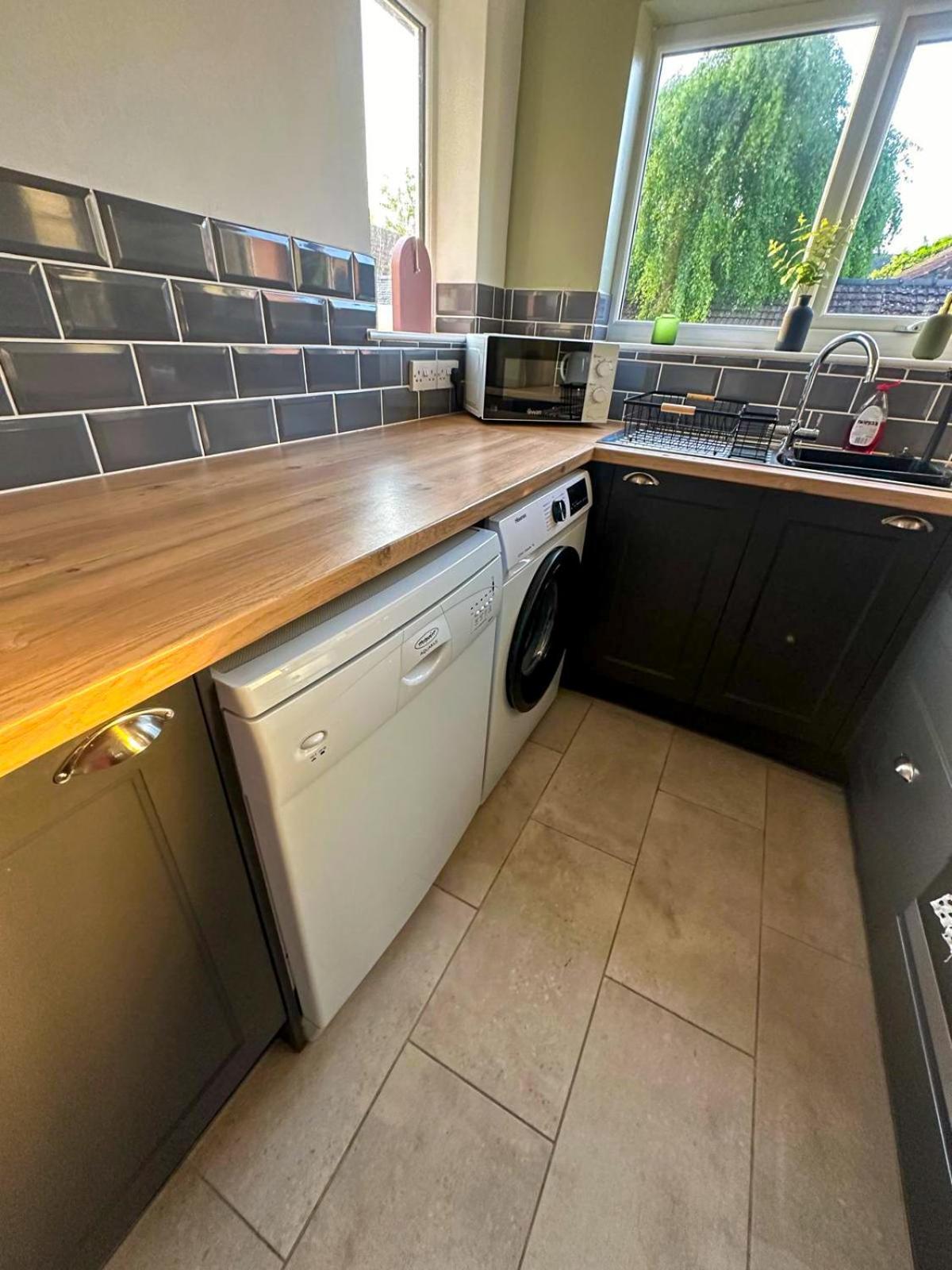 Cecil House - Stylish 2-bed, Sleeps 5 Guests, Free Parking, Close To Cathedral, Bars & Restaurants Lincoln