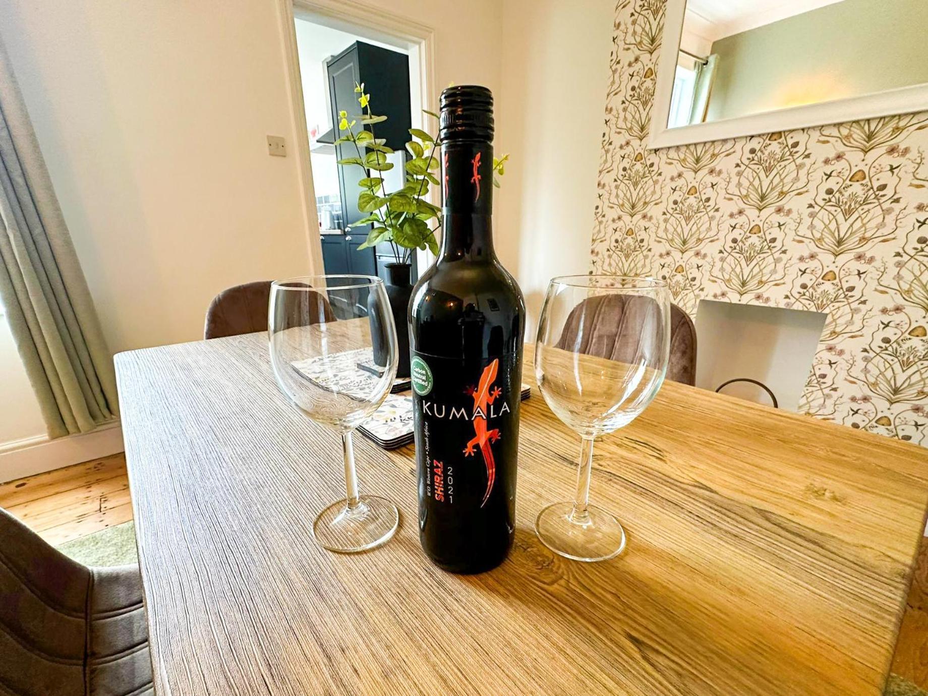 Cecil House - Stylish 2-bed, Sleeps 5 Guests, Free Parking, Close To Cathedral, Bars & Restaurants Holiday home *