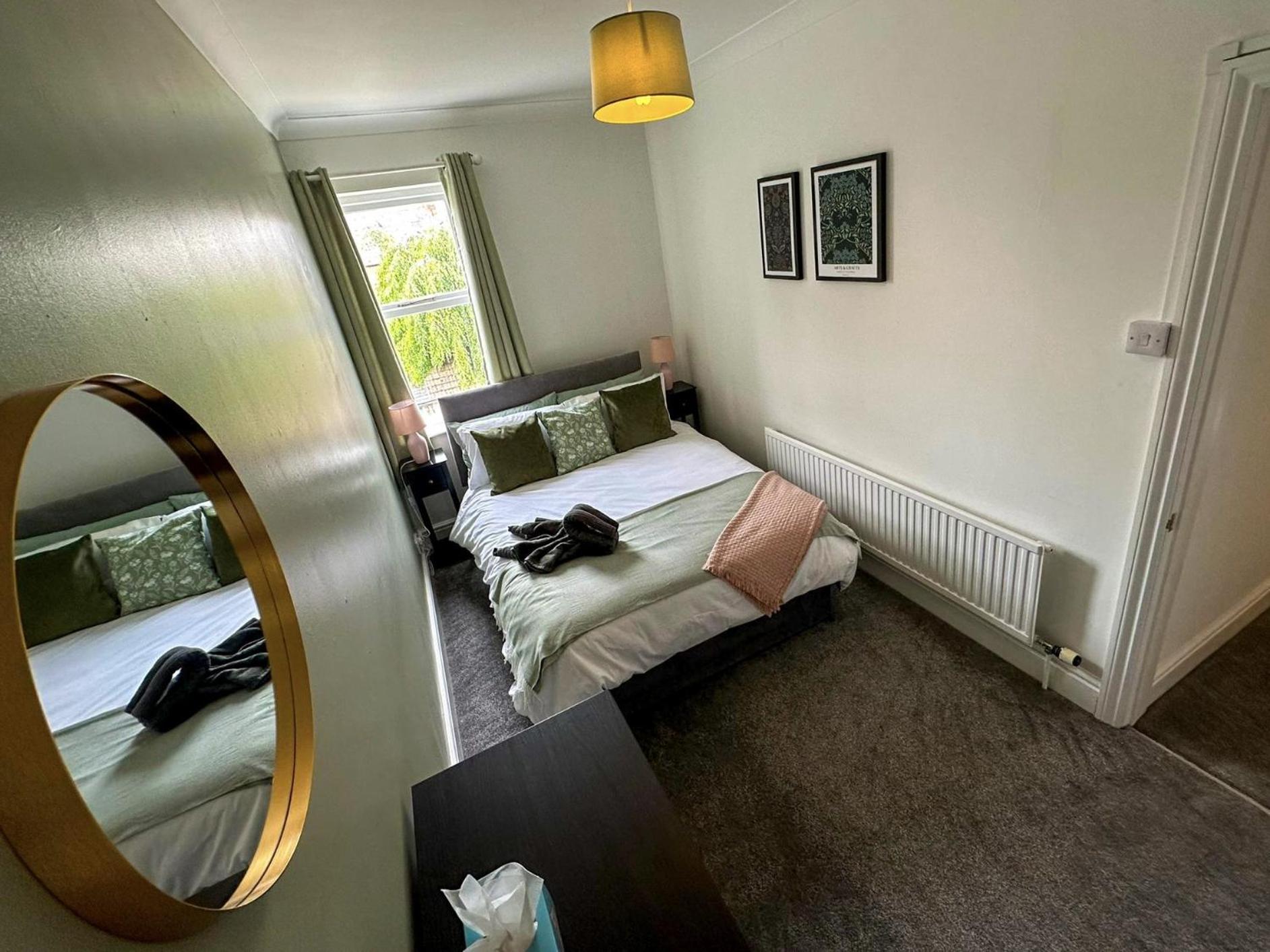 Holiday home Cecil House - Stylish 2-bed, Sleeps 5 Guests, Free Parking, Close To Cathedral, Bars & Restaurants *