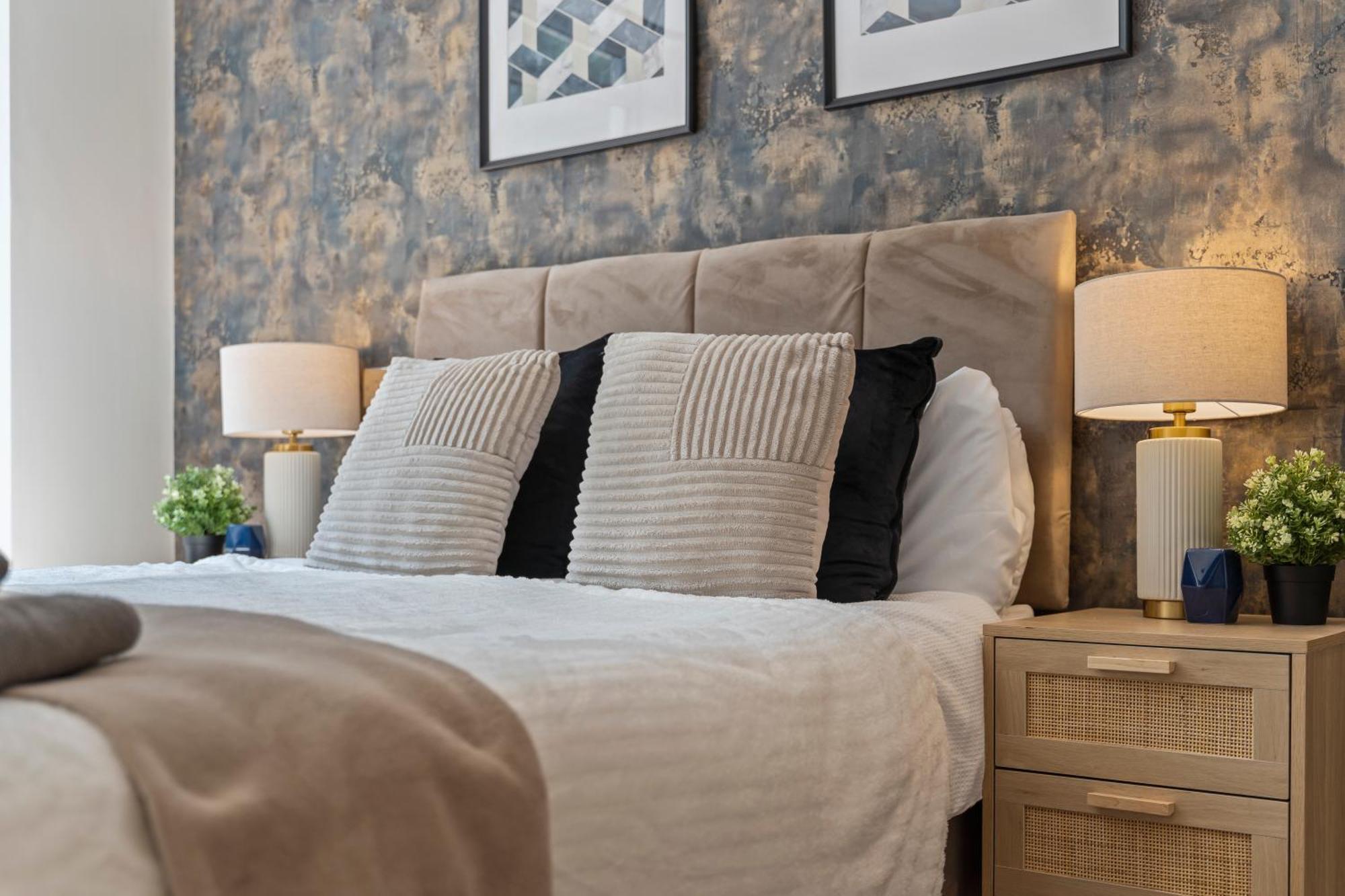 Designer Apt In Central - Sleeps 6 Apartment *