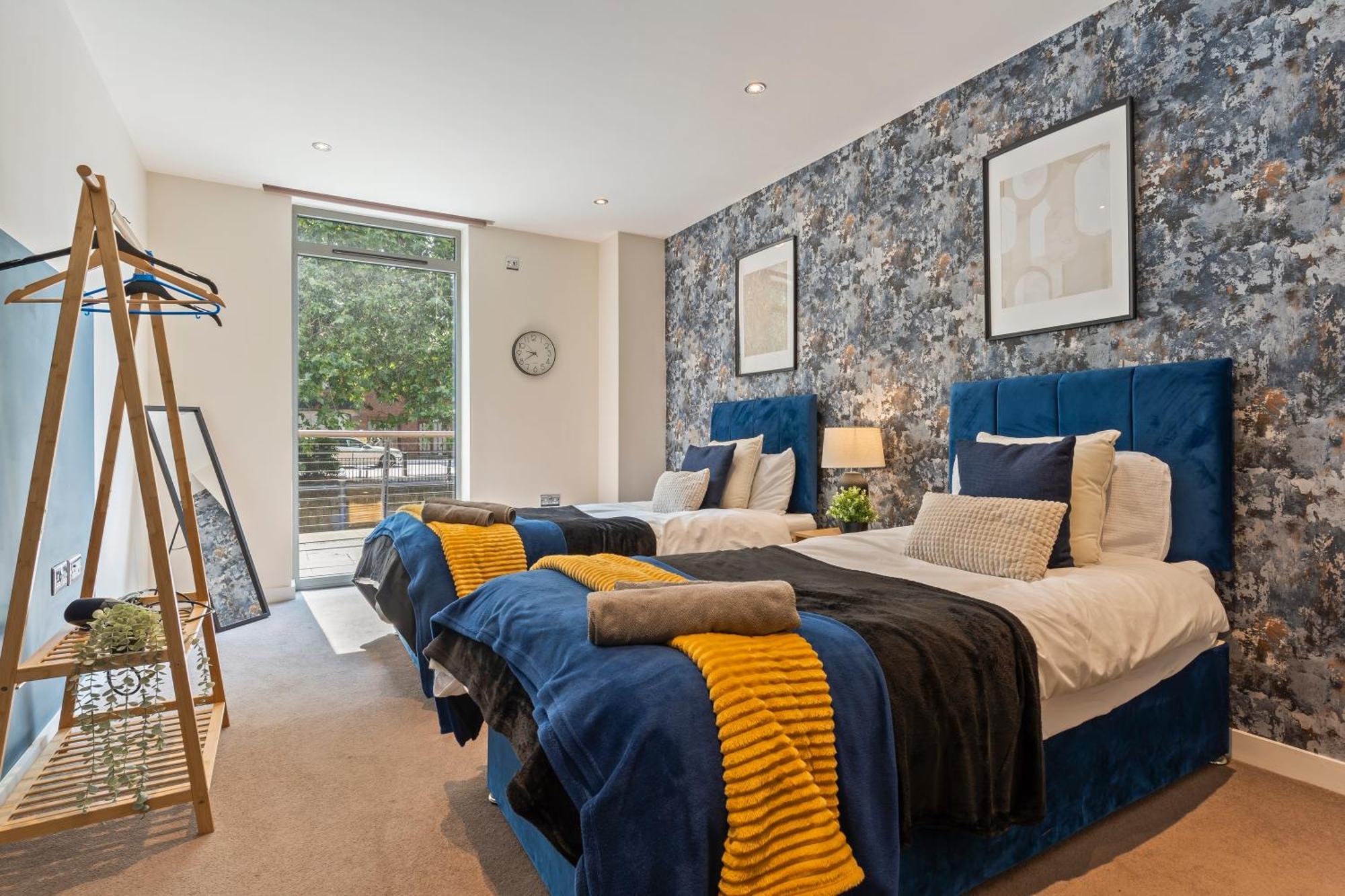 Designer Apt In Central - Sleeps 6 *