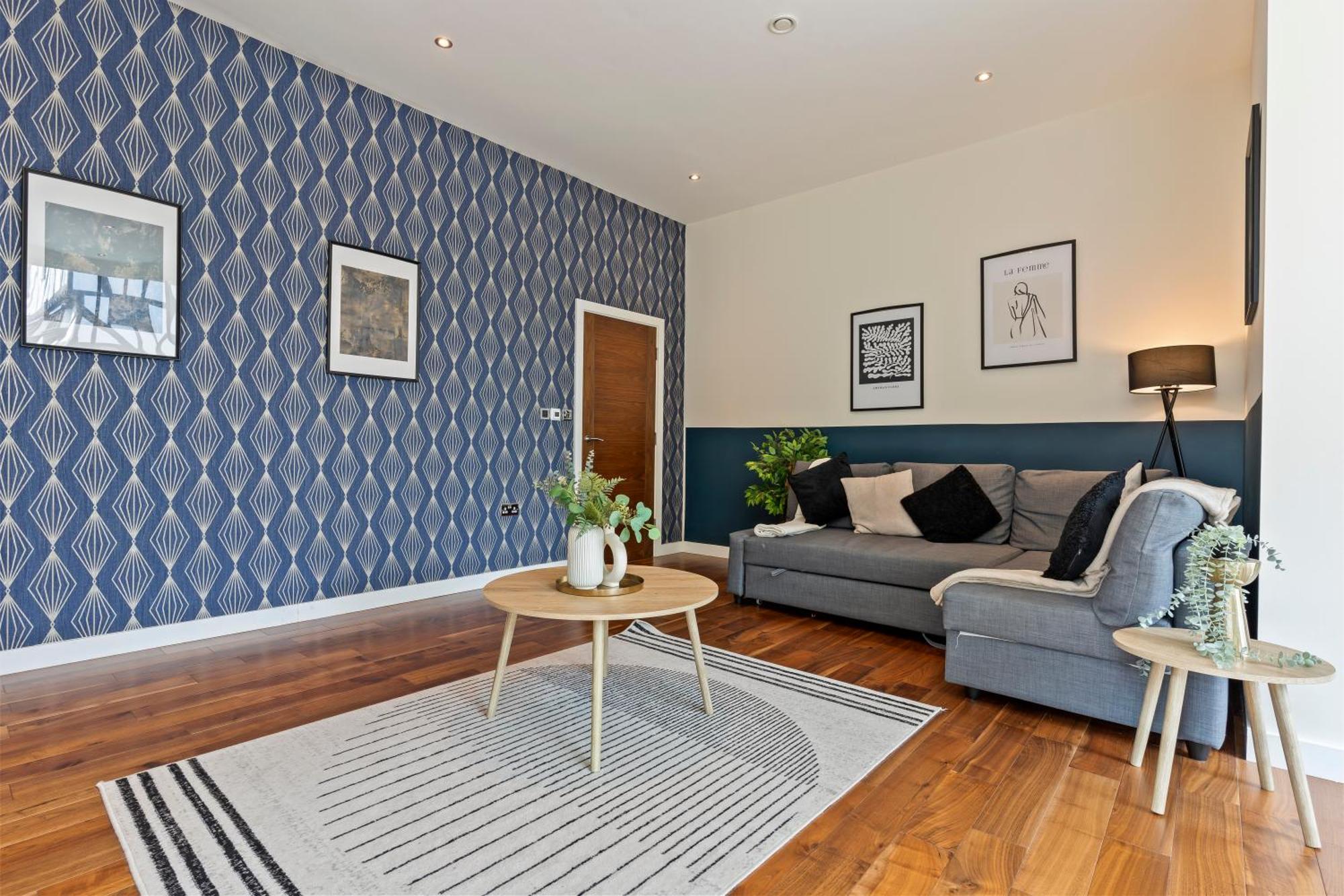 Designer Apt In Central - Sleeps 6 Apartment *