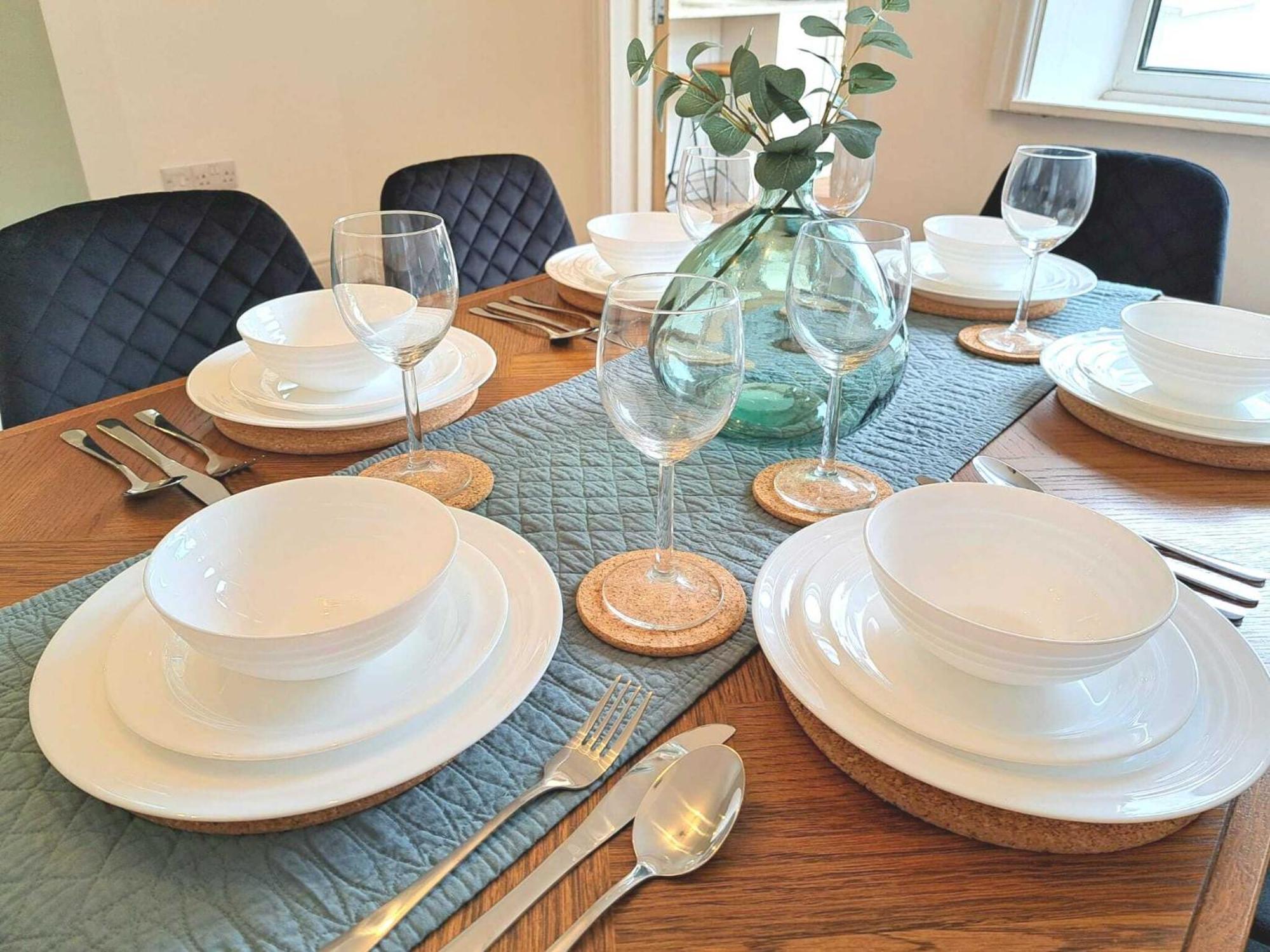 Holiday home Beautiful, Modern Bright House With Parking, Fast Wifi, Sleeps 5