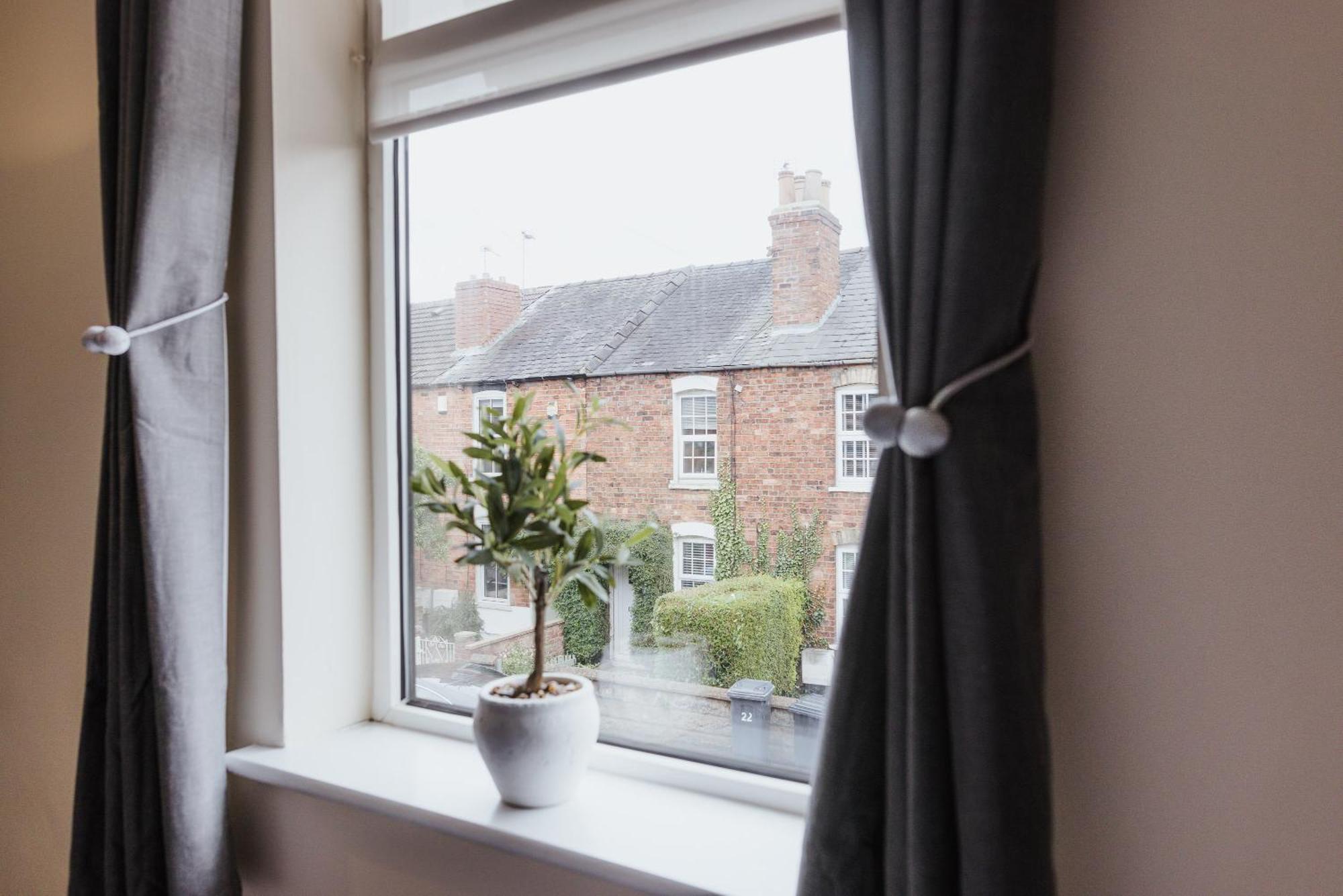 Stunning House In Heart Of Historic * Lincoln