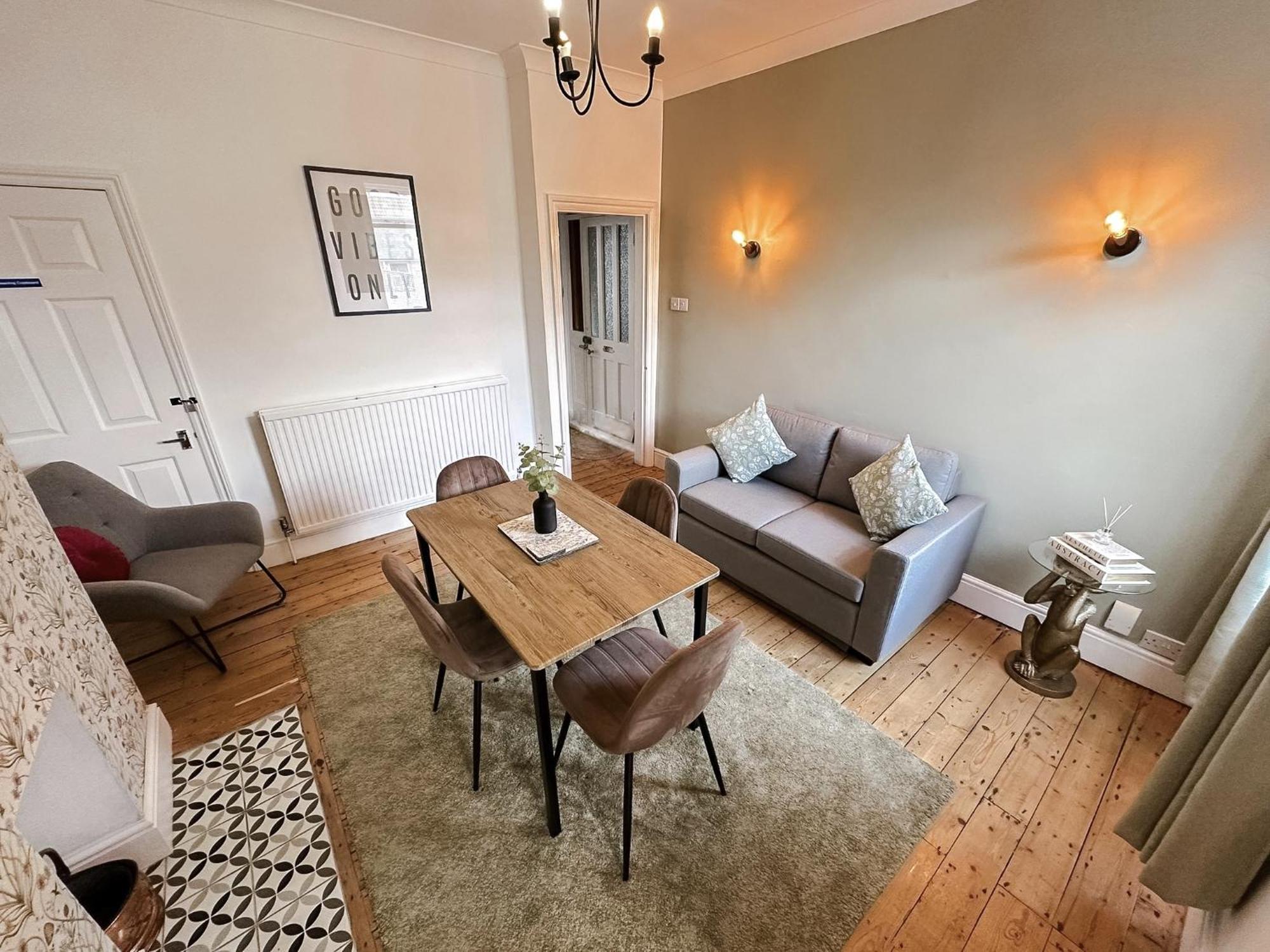 Holiday home Cecil House - Stylish 2-bed, Sleeps 5 Guests, Free Parking, Close To Cathedral, Bars & Restaurants