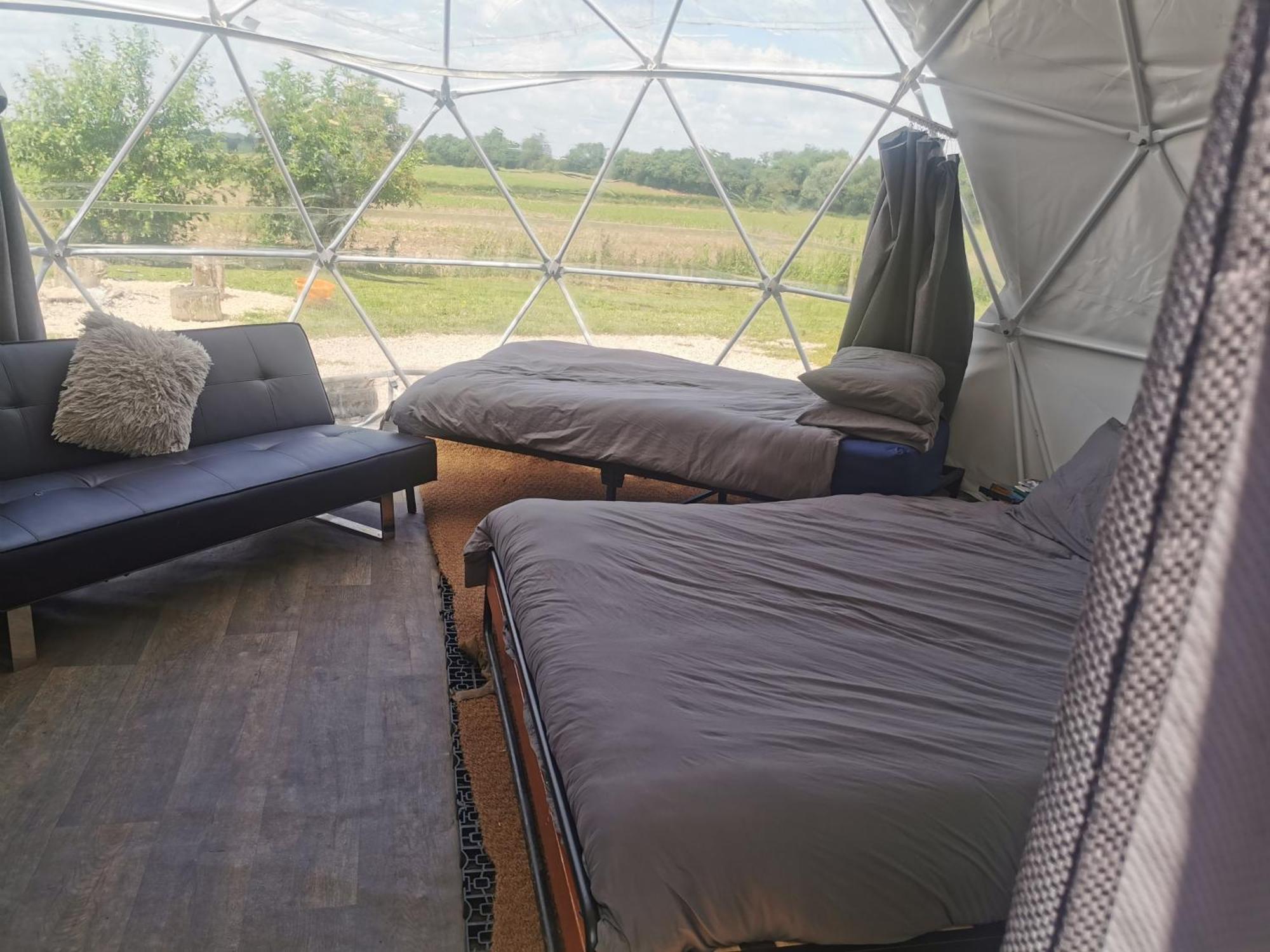 Secret Hot Tub - Heated Dome Firepit Projector Apartment *