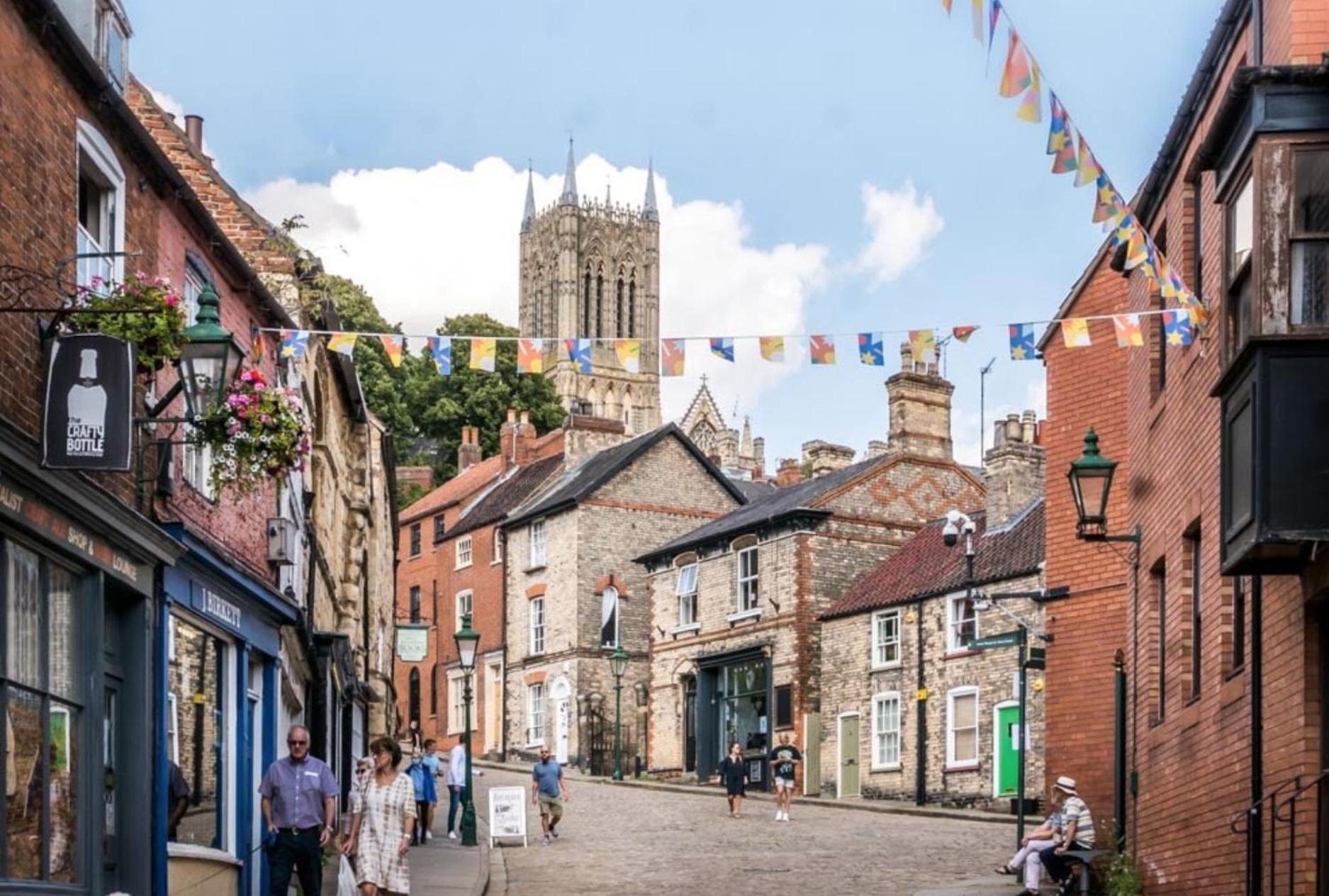 Beautiful, Modern Bright House With Parking, Fast Wifi, Sleeps 5 Holiday home Lincoln