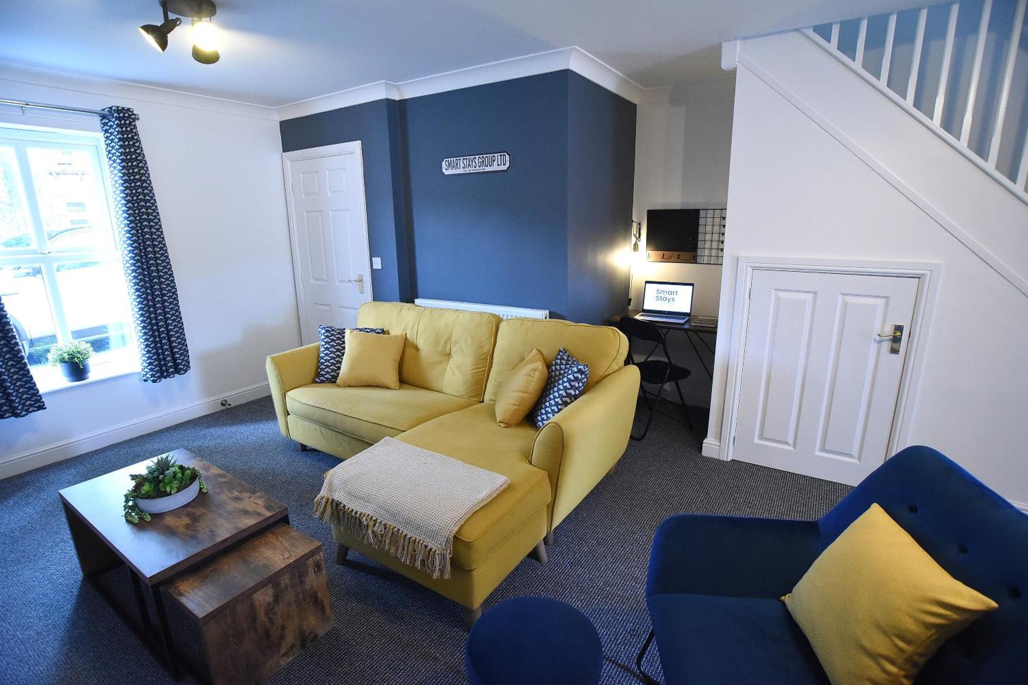 Holiday home Luxury 3 Bed Modern House, Sleeps 5, Centre, Includes Parking *