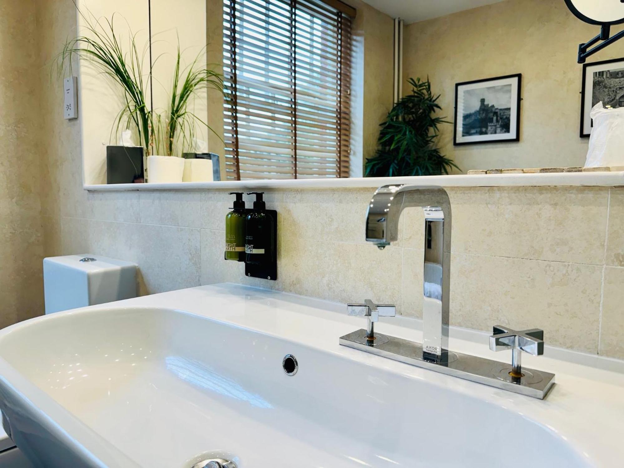 Charlotte House Hotel 3*