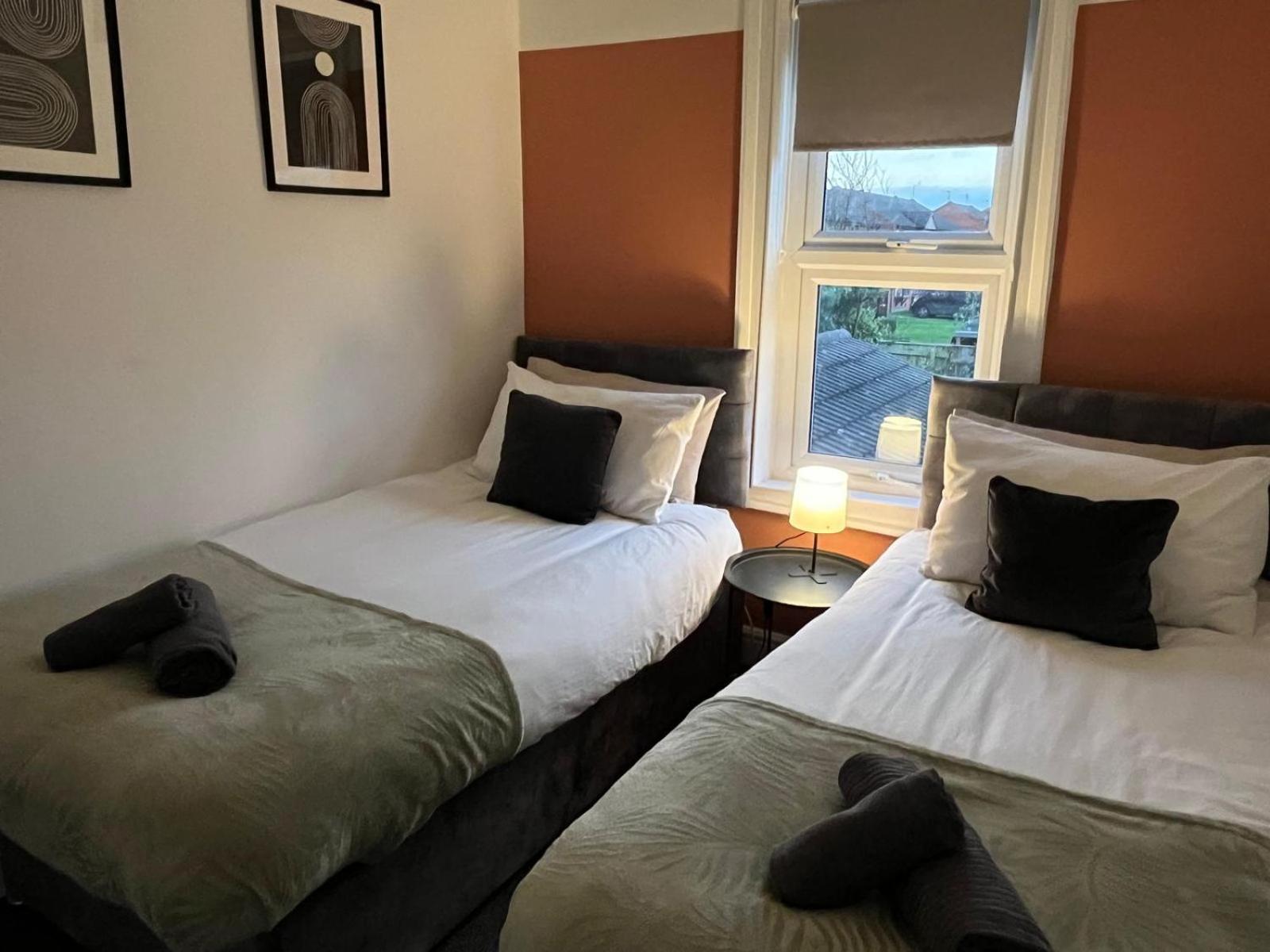 Stylish Townhouse In * Lincoln