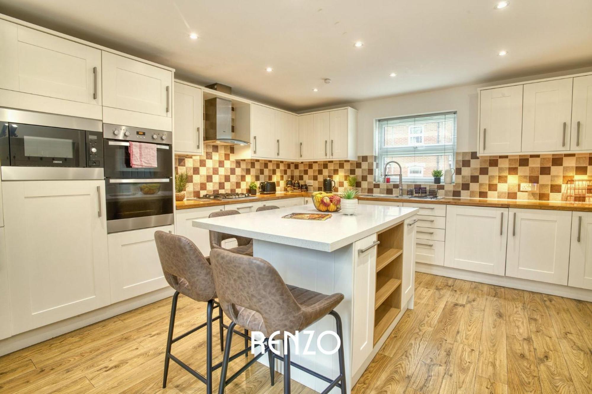 Incredible And Charming 4-bed In By Renzo, Free Parking, Close To Hospital! Lincoln