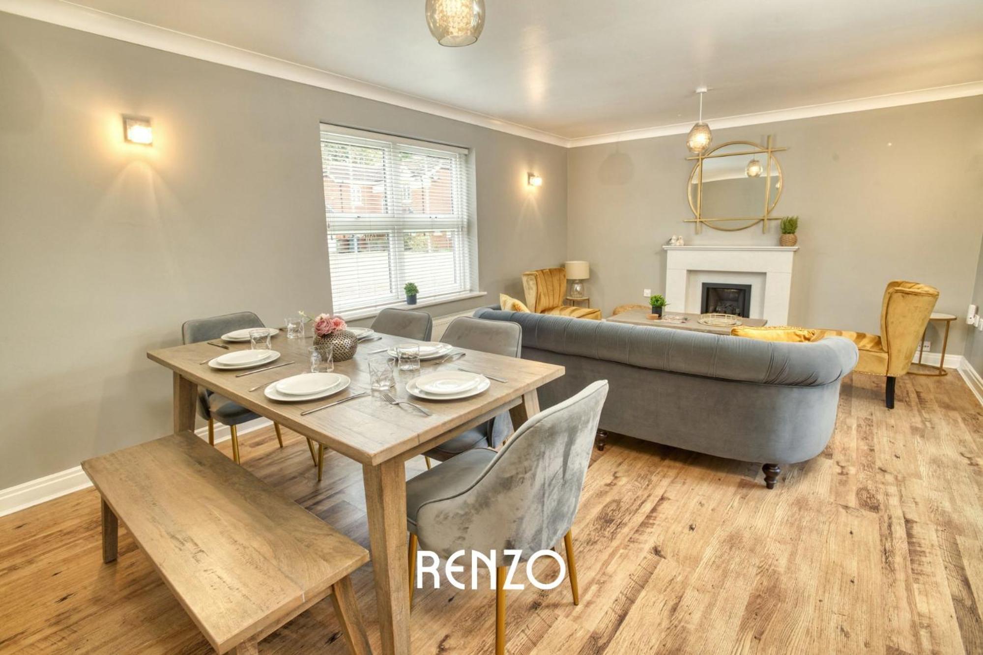 Incredible And Charming 4-bed In By Renzo, Free Parking, Close To Hospital! Apartment *