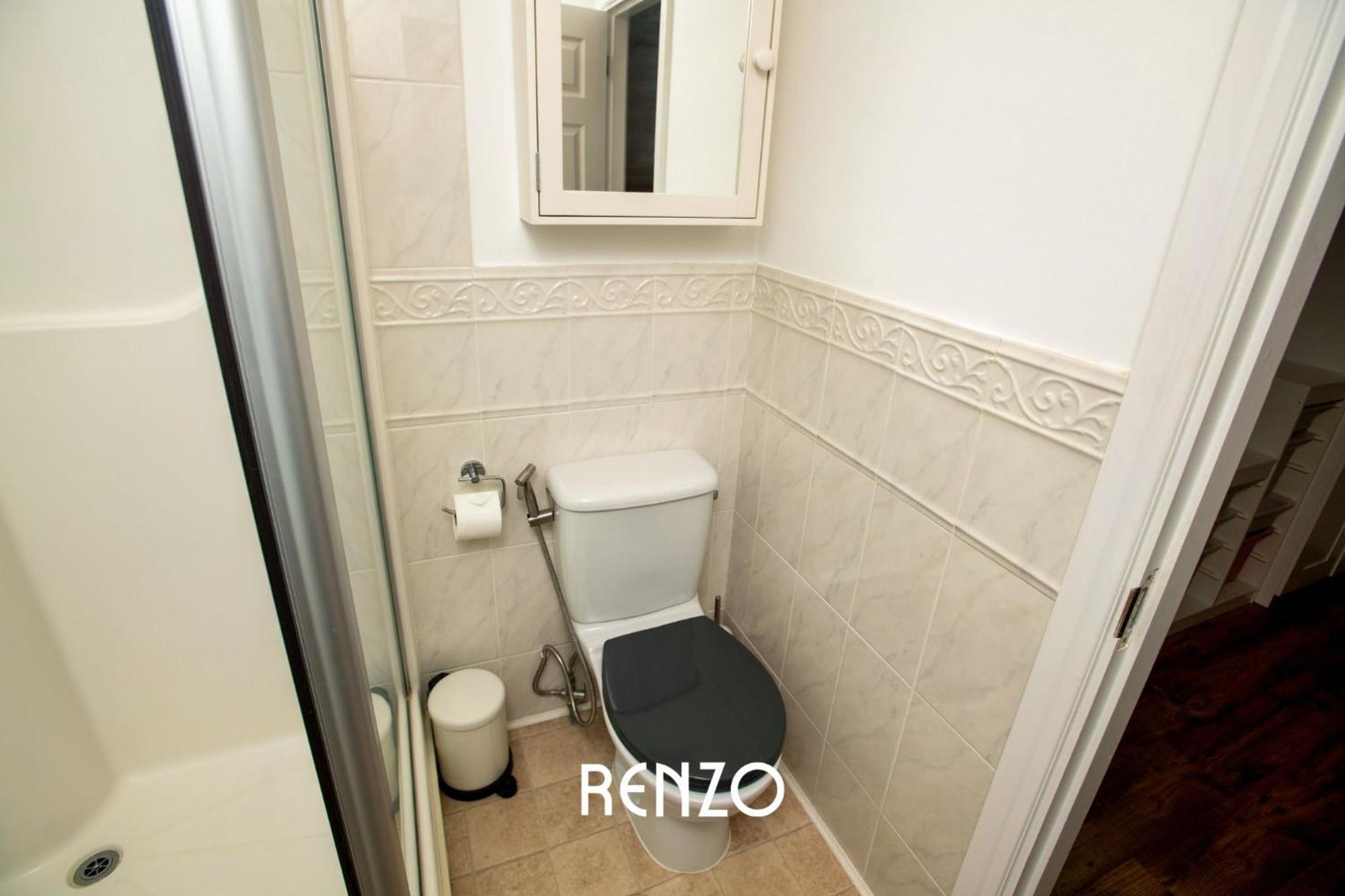 Incredible And Charming 4-bed In By Renzo, Free Parking, Close To Hospital! *