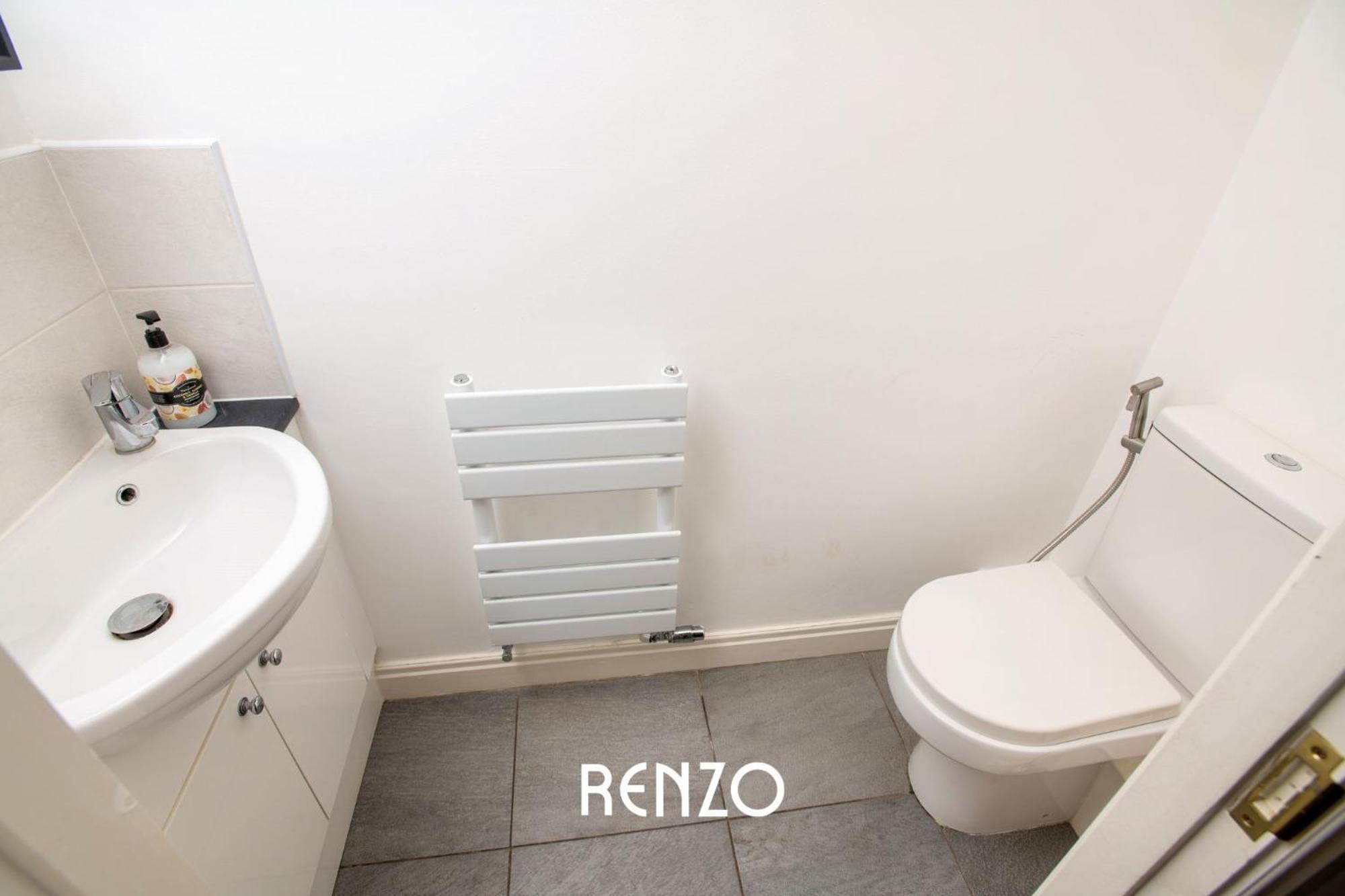 Incredible And Charming 4-bed In By Renzo, Free Parking, Close To Hospital! Apartment Lincoln