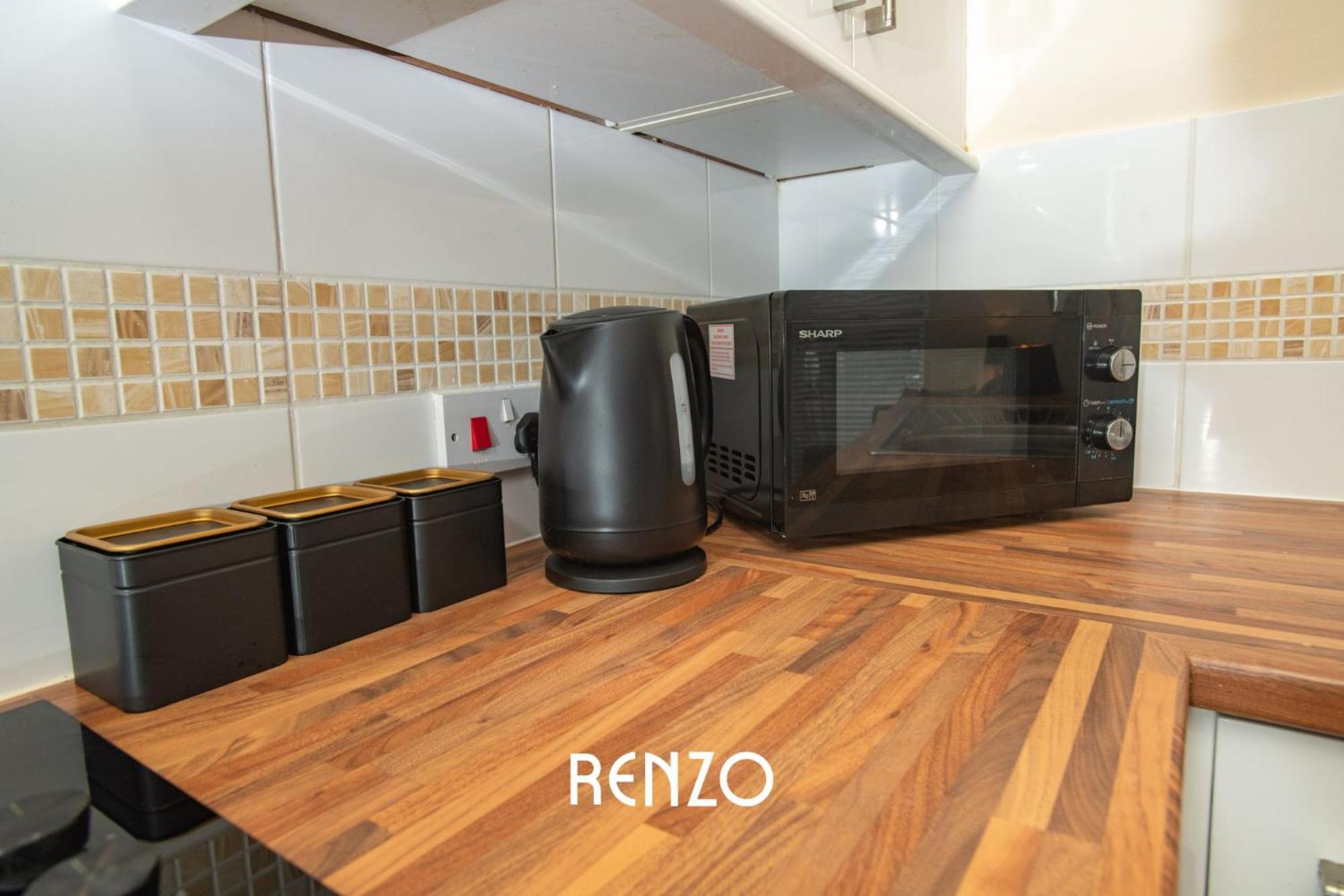 Cosy And Beautiful 2-bed In By Renzo, Free Parking, Close To Centre Apartamento