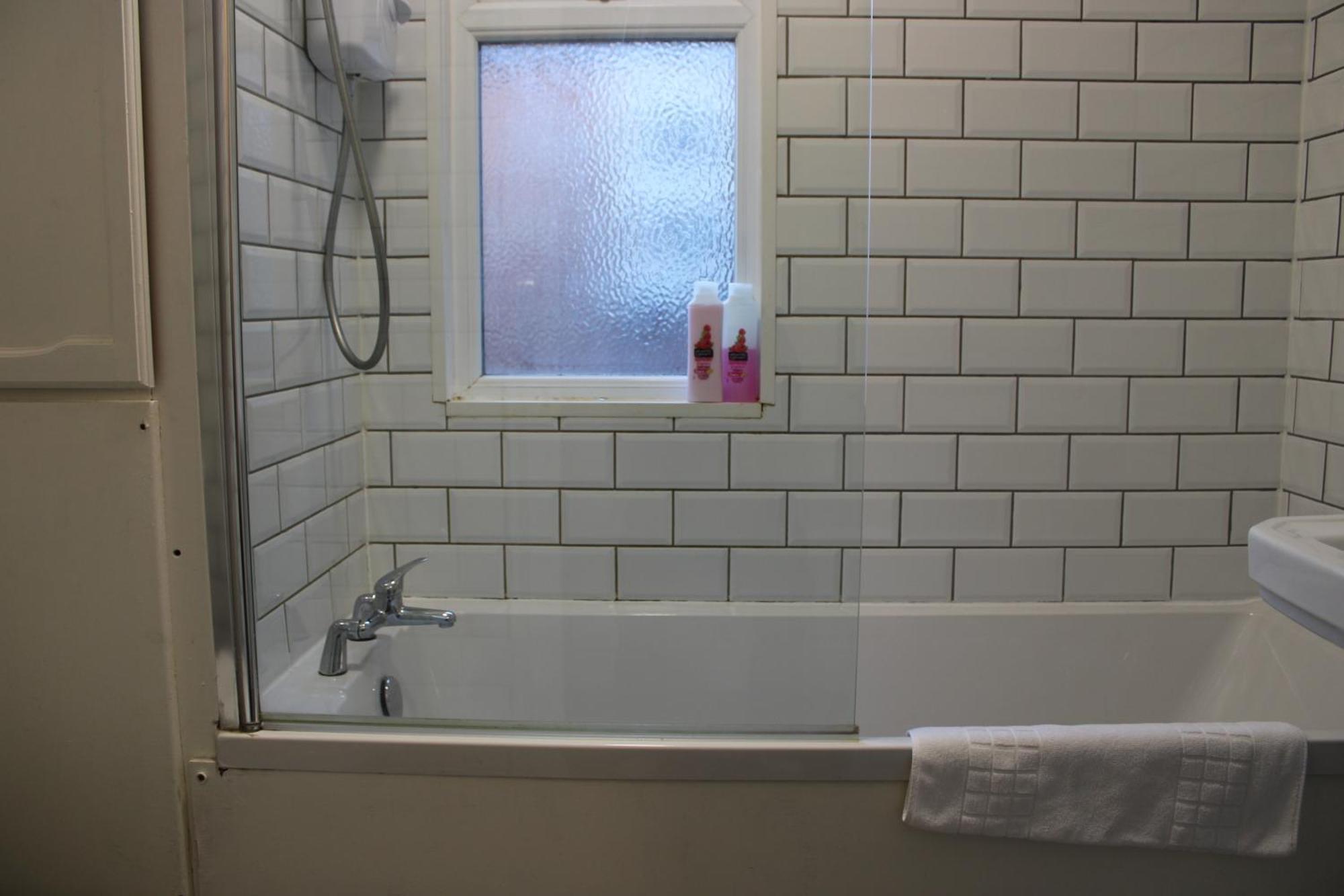 Apartment Tennyson Street Central- Spacious 5 Bedroom House, Perfect For Short & Long #business #leisure #contractors #relocators *