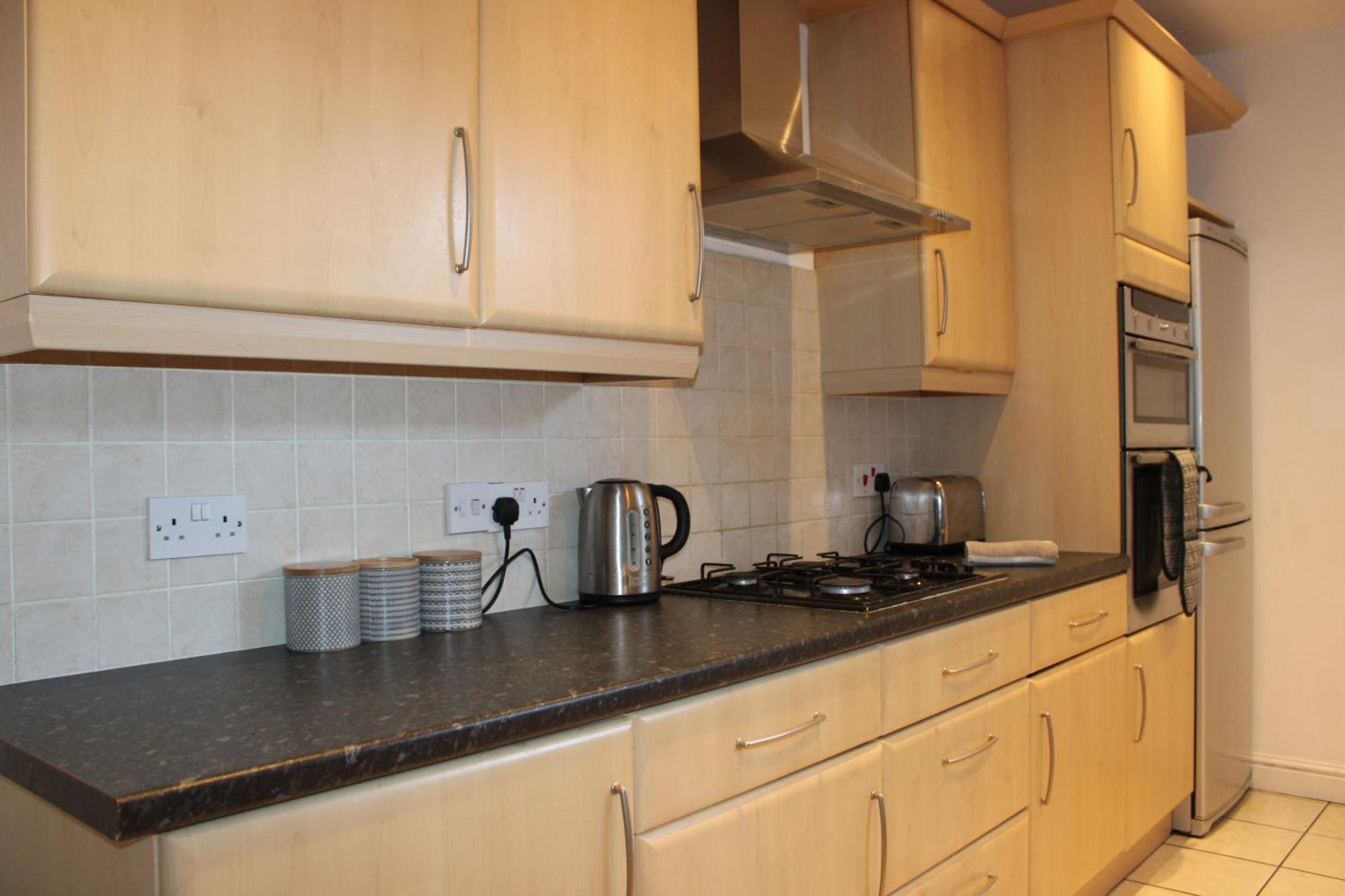 Tennyson Street Central- Spacious 5 Bedroom House, Perfect For Short & Long #business #leisure #contractors #relocators *