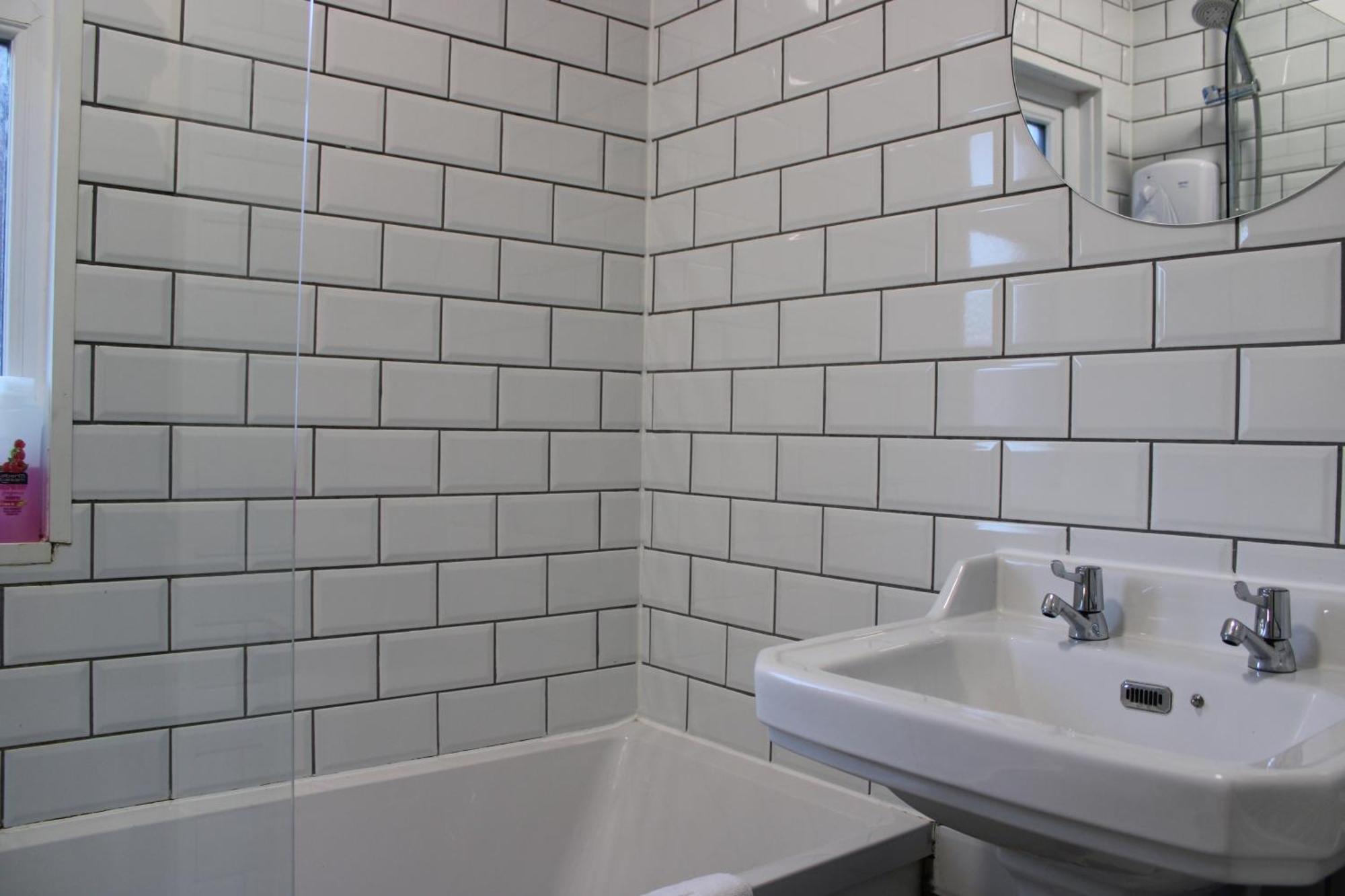 Apartment Tennyson Street Central- Spacious 5 Bedroom House, Perfect For Short & Long #business #leisure #contractors #relocators *