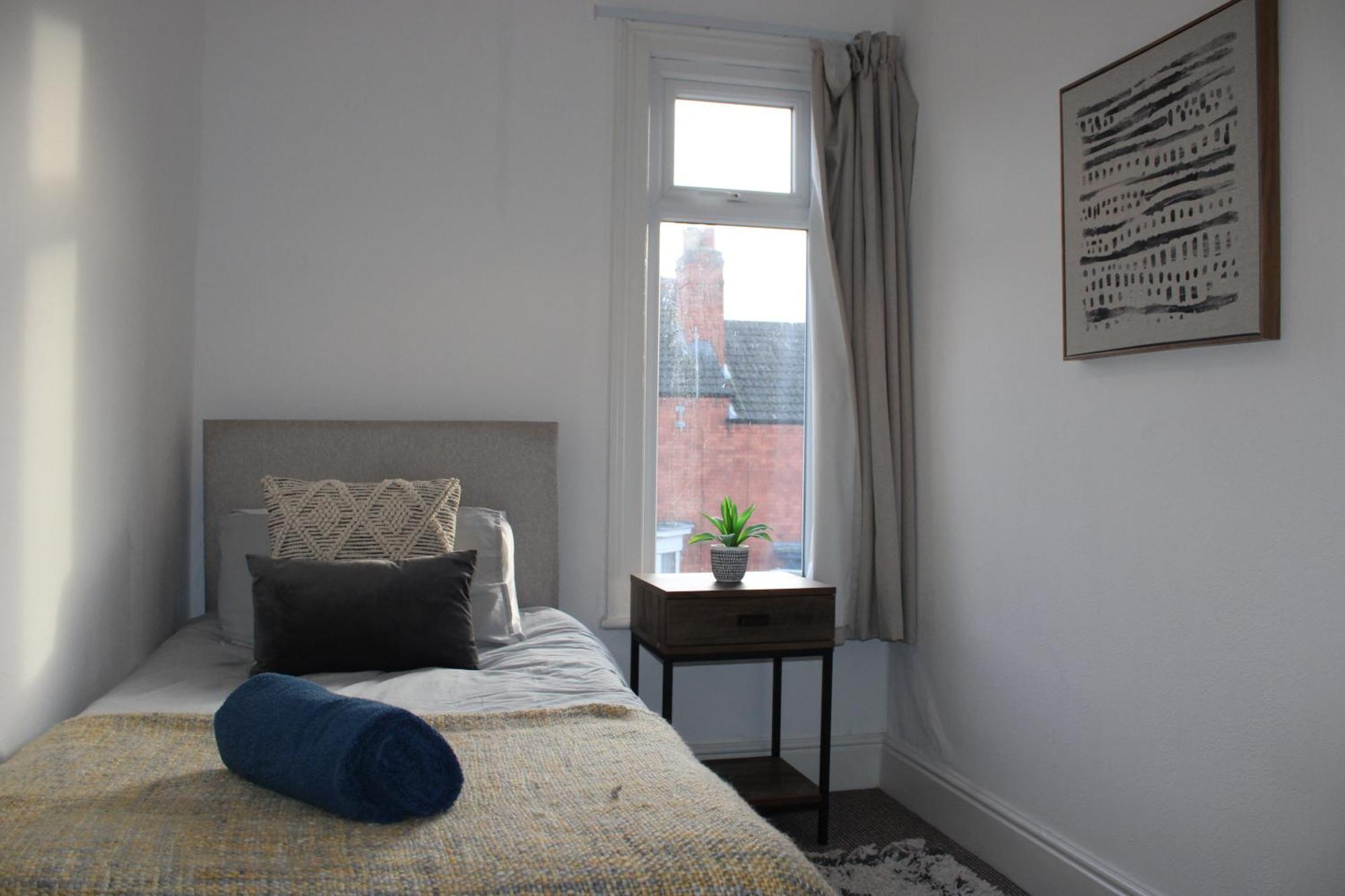 Apartment Tennyson Street Central- Spacious 5 Bedroom House, Perfect For Short & Long #business #leisure #contractors #relocators